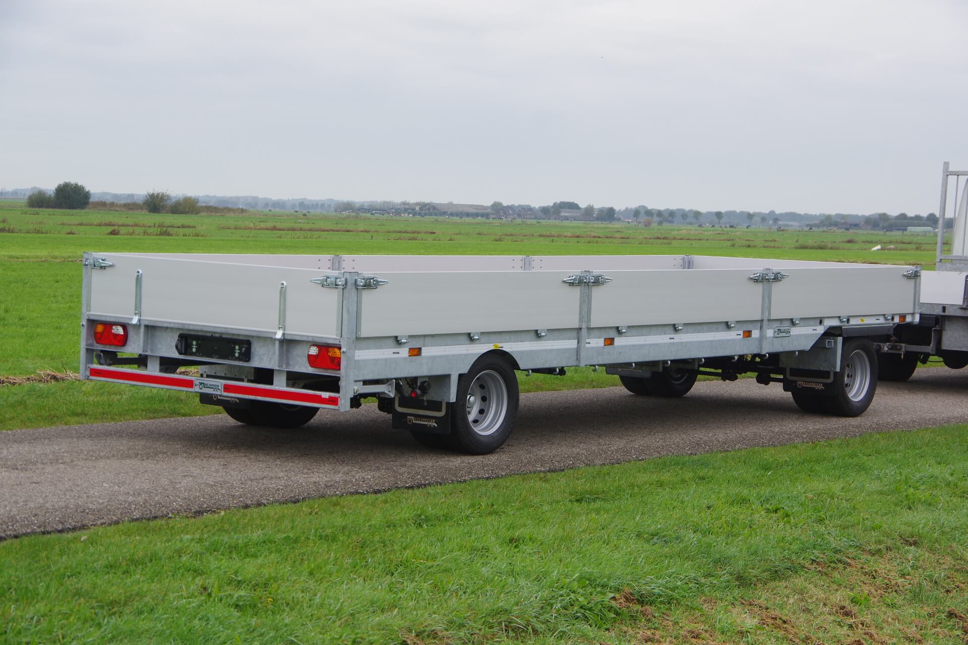 10 T vlakke aanhanger7,3m met alu ra