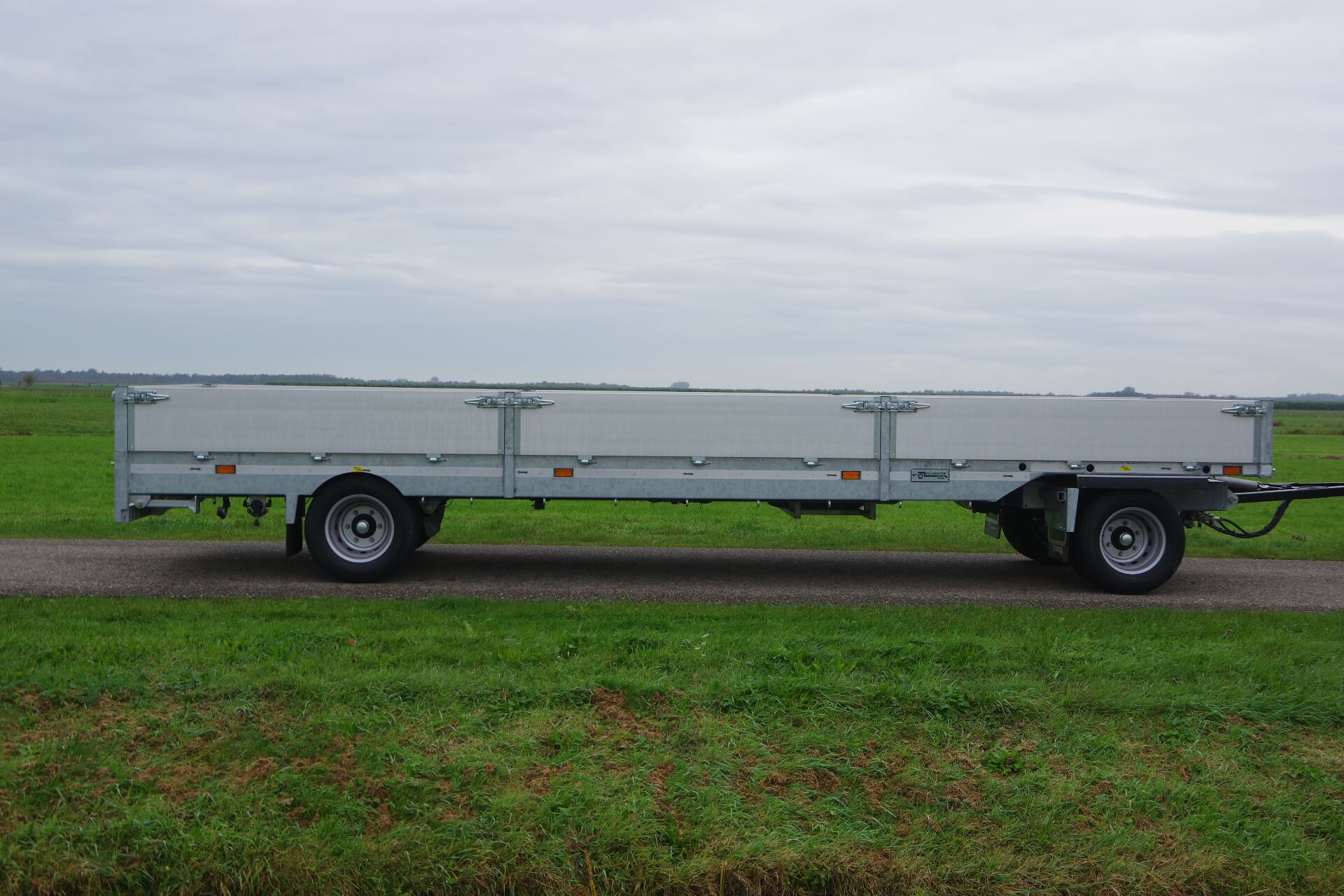 10 T vlakke aanhanger7,3m met alu rz 2