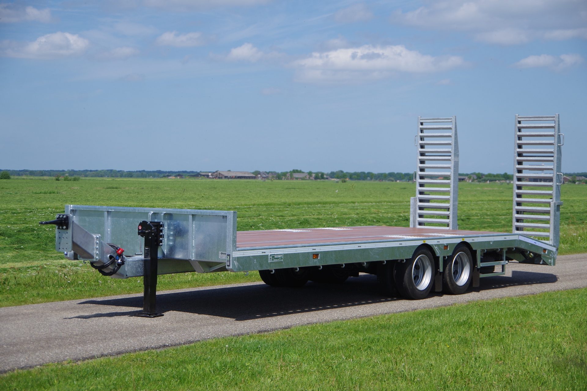 17T Tandemd 7,6m aankoppelhoogte 1,05m