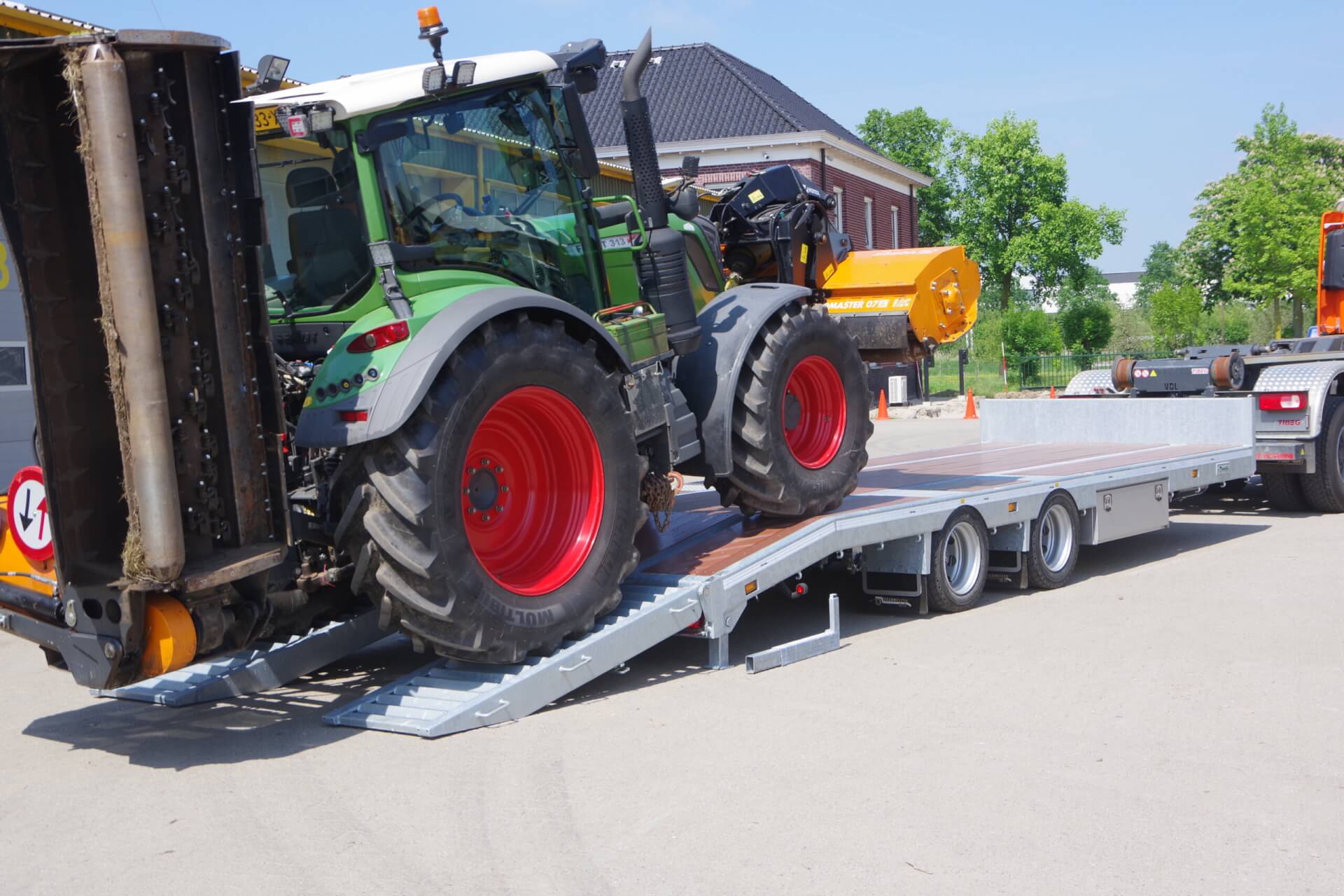 19 T Tandemdieplader 313 laden