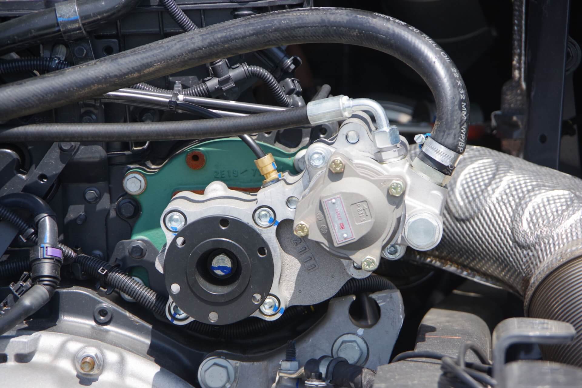 2e Hydrauliekpomp naast PTO a gw