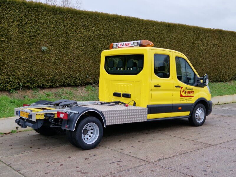 3 Transit 350 DC geel ra