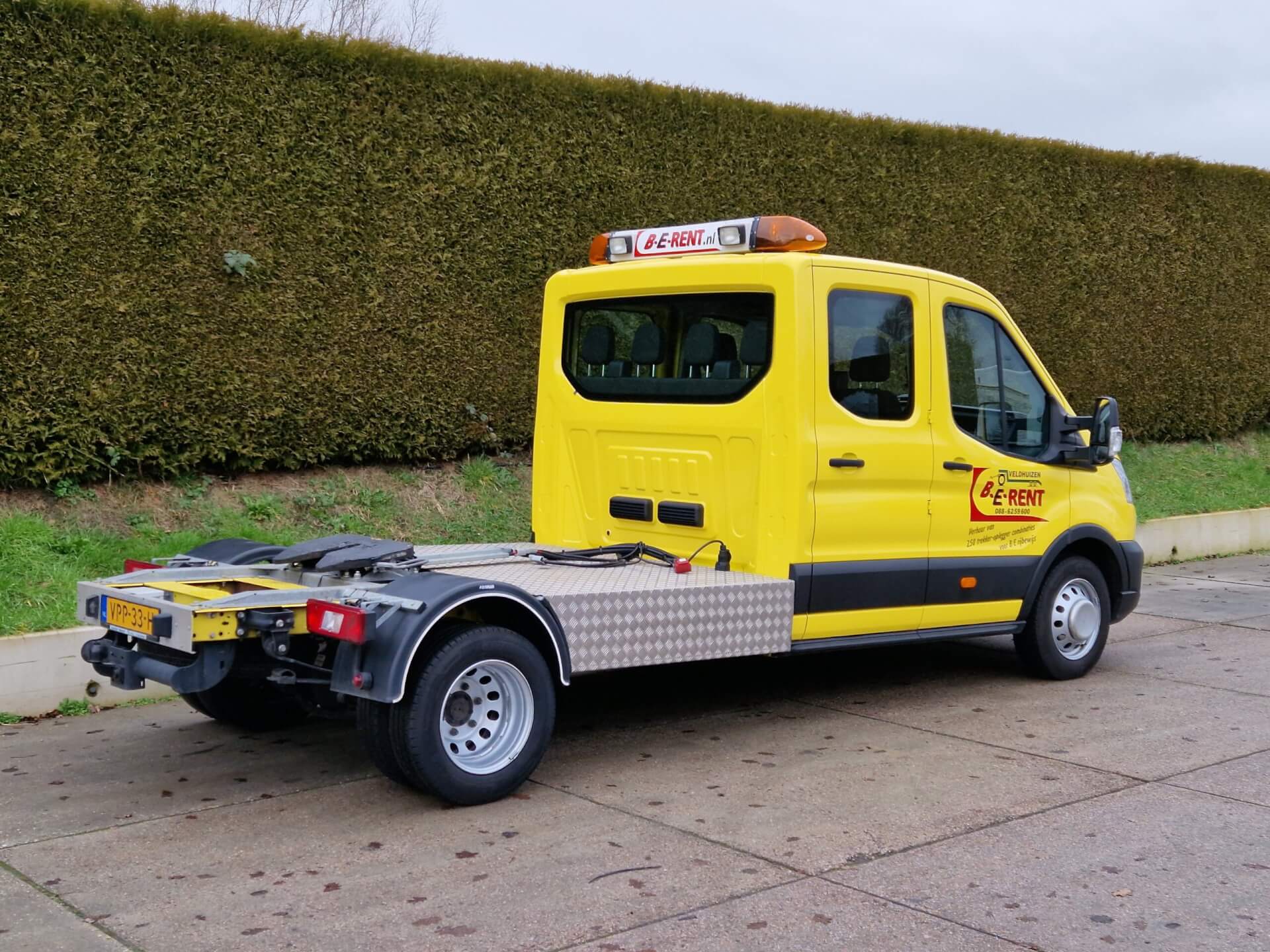 3 Transit 350 DC geel ra