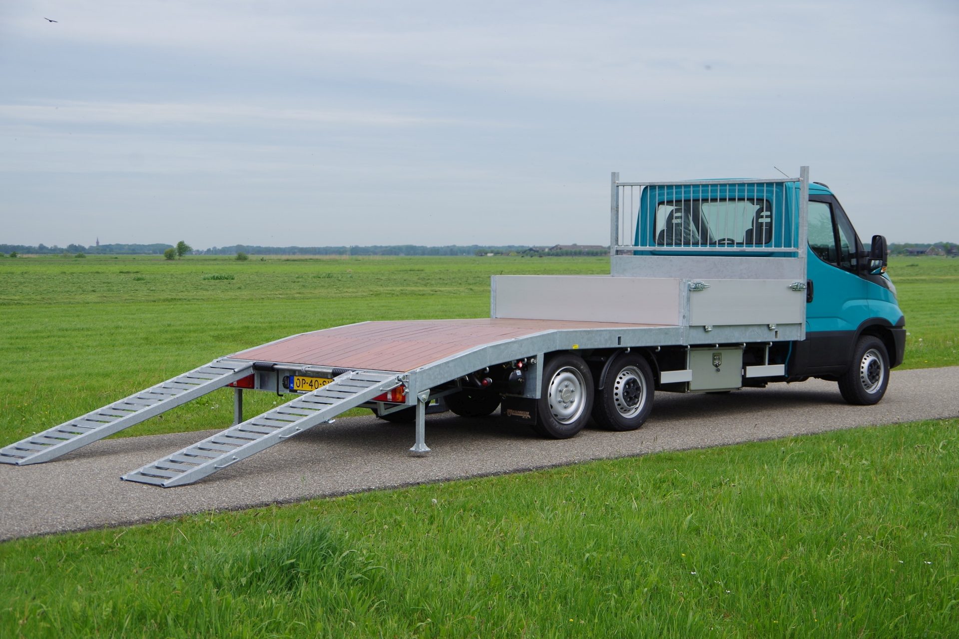 clixtar light semi-dieplader oplegger iveco