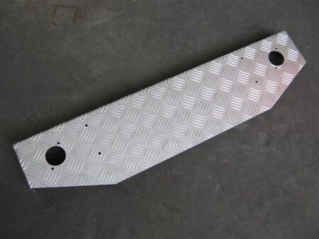 alu afwerkplaat chassis Iveco