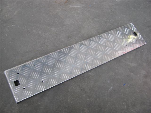 alu afwerkplaat chassis Mitsubishi