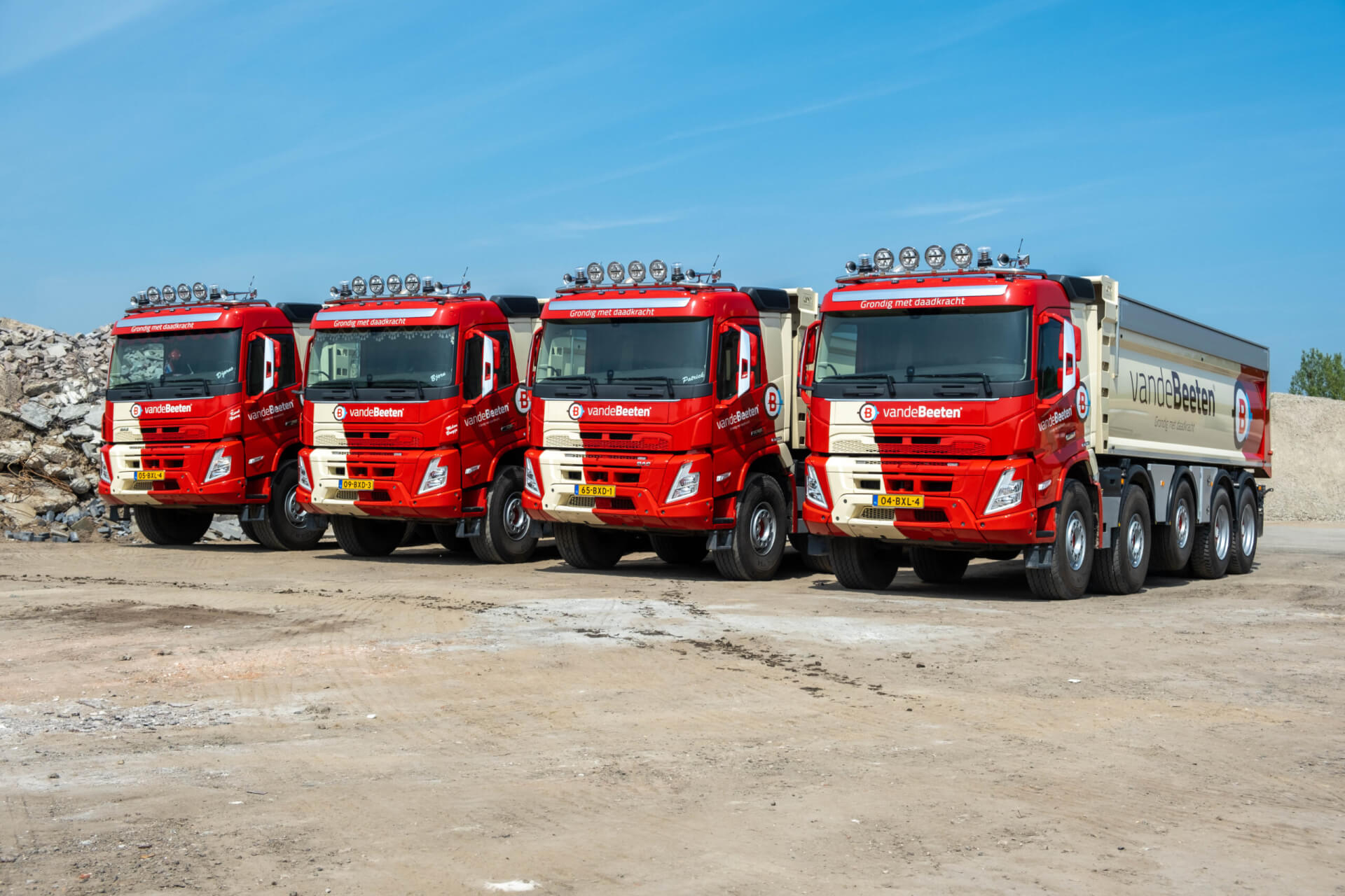 4x VOLVO 10x4 vd Beeten