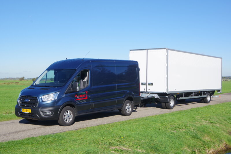 7,5T gesloten schamel achter bestelwagen lv 1