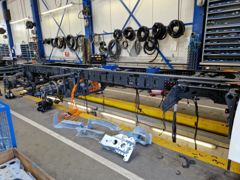 Accu's van het 6x2 chassis gehaald