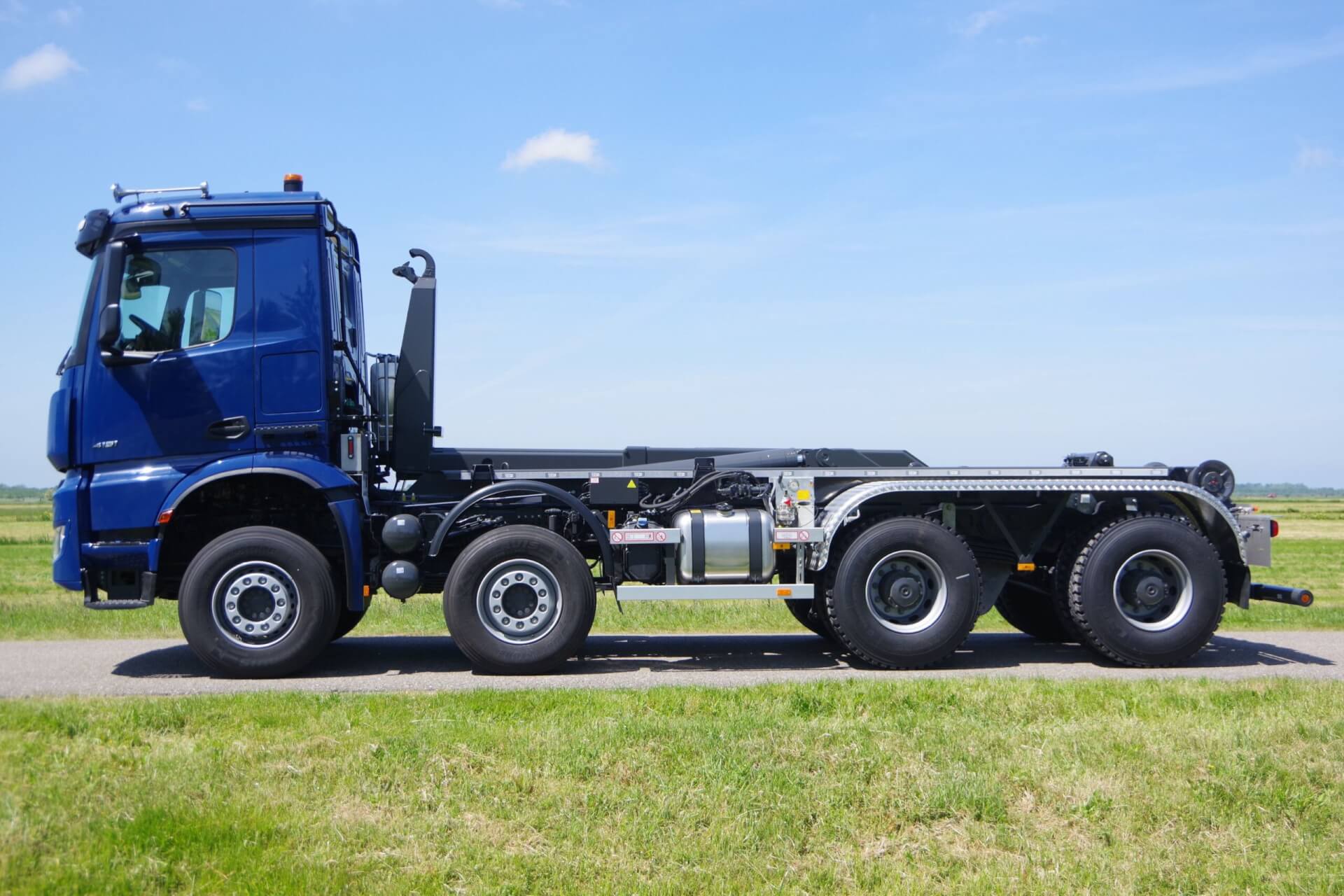 Arocs 4351 Wide-Spread vd Loo VDL_Haakarm lz gw