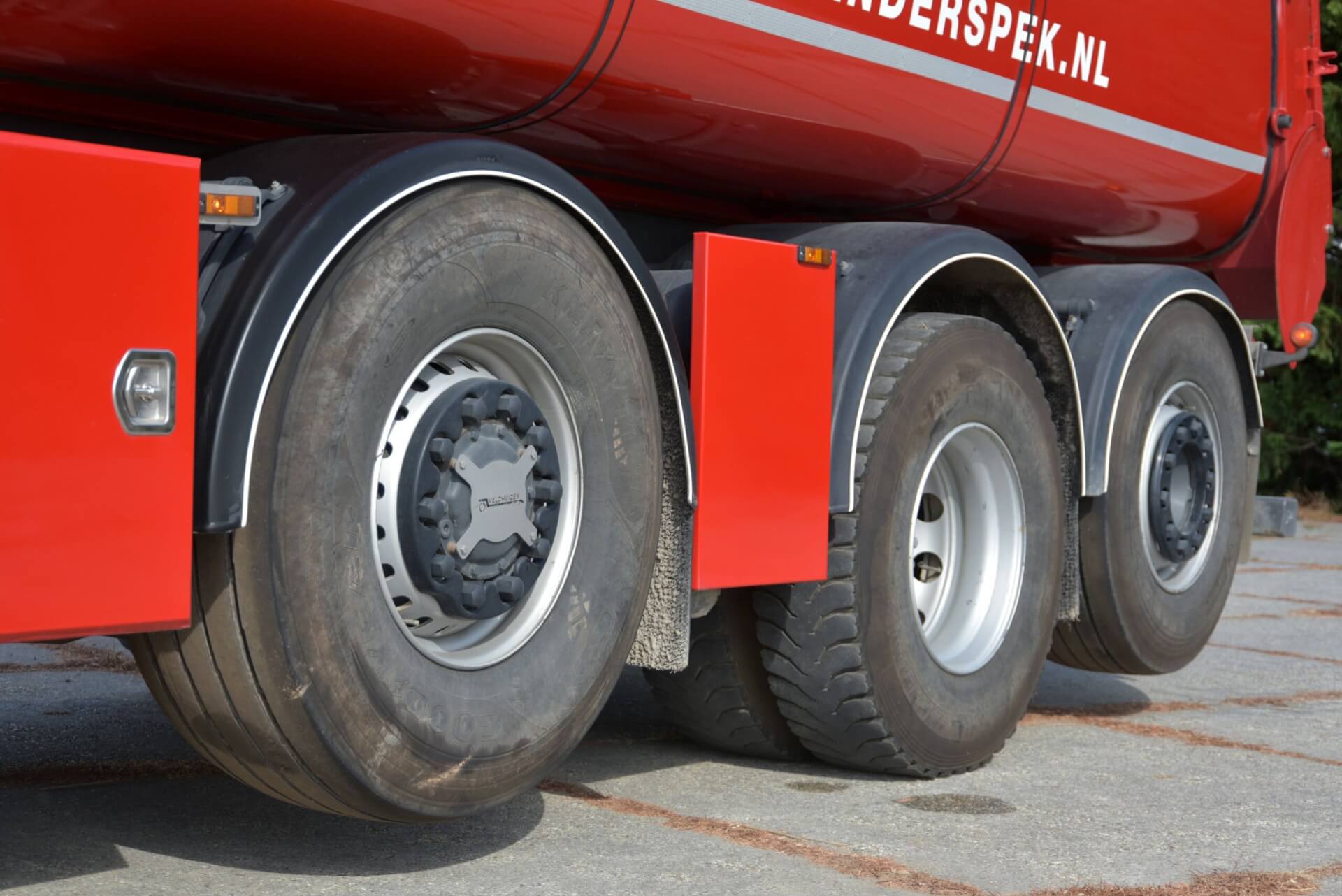 DAF 10x3-extre-light 2 heffende assen gw