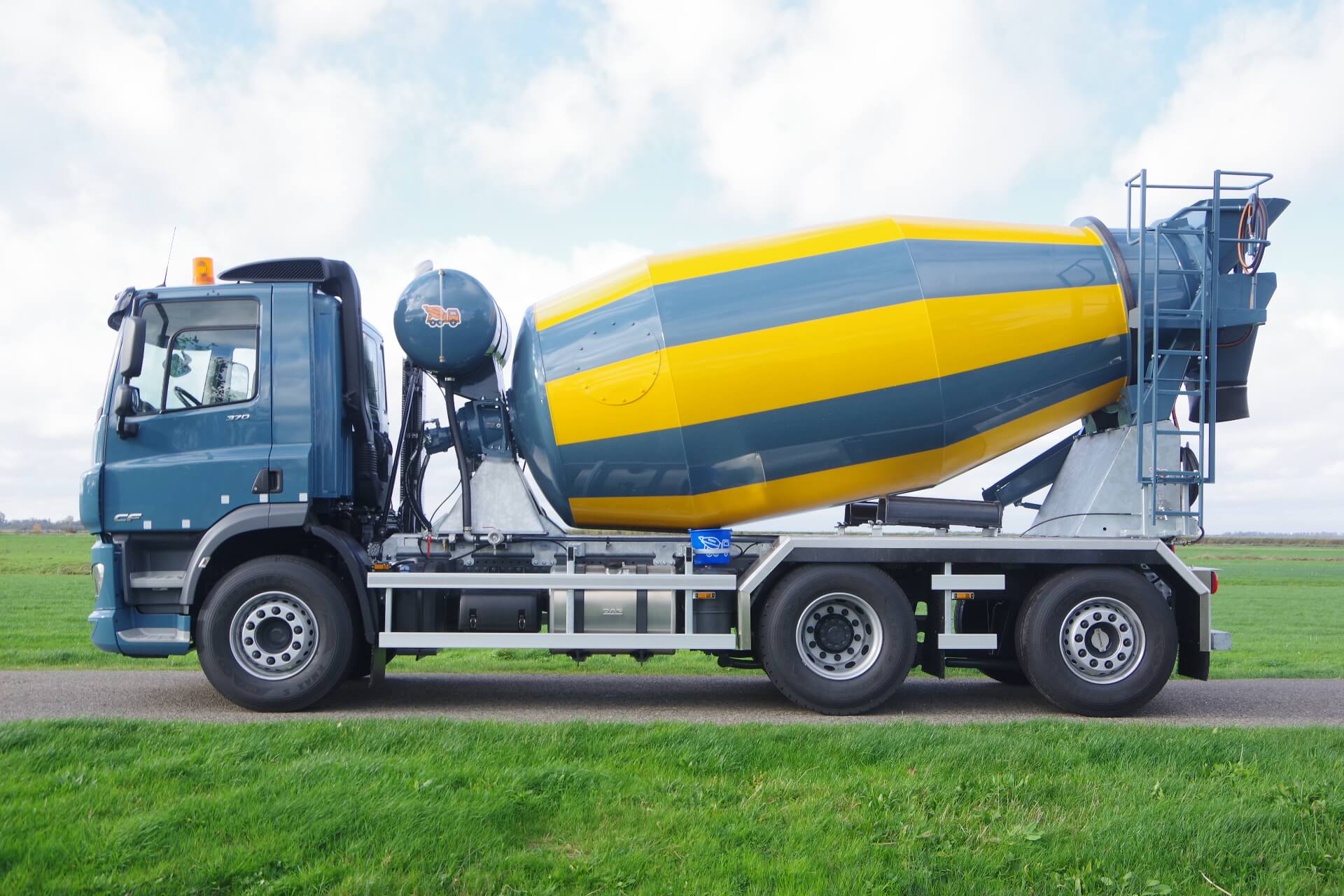 DAF 6x2 Wide Spread Mixer Albeton lz