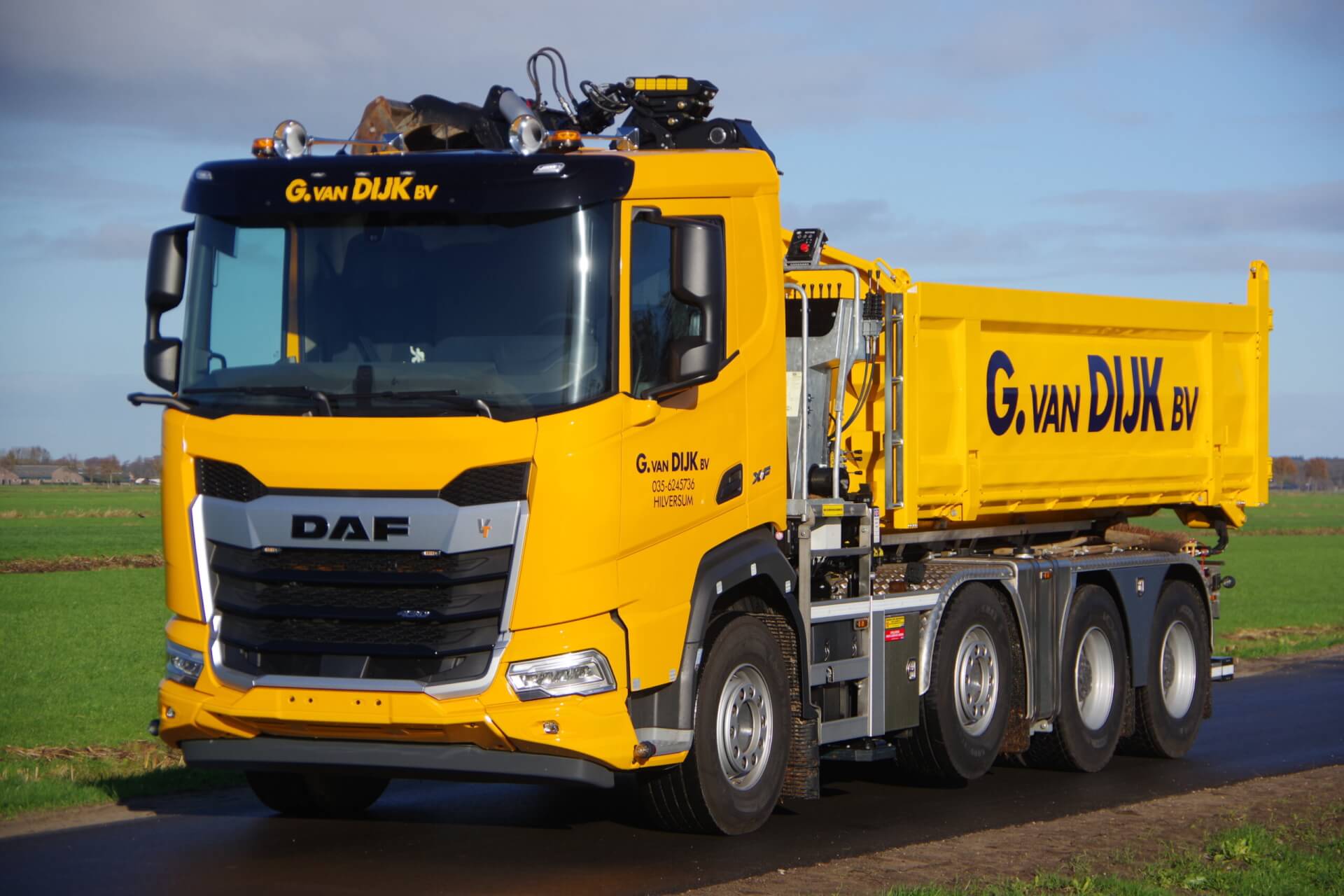 DAF 8x4 2e vooras verplaatst G. Van Dijk lv 1 hoofd