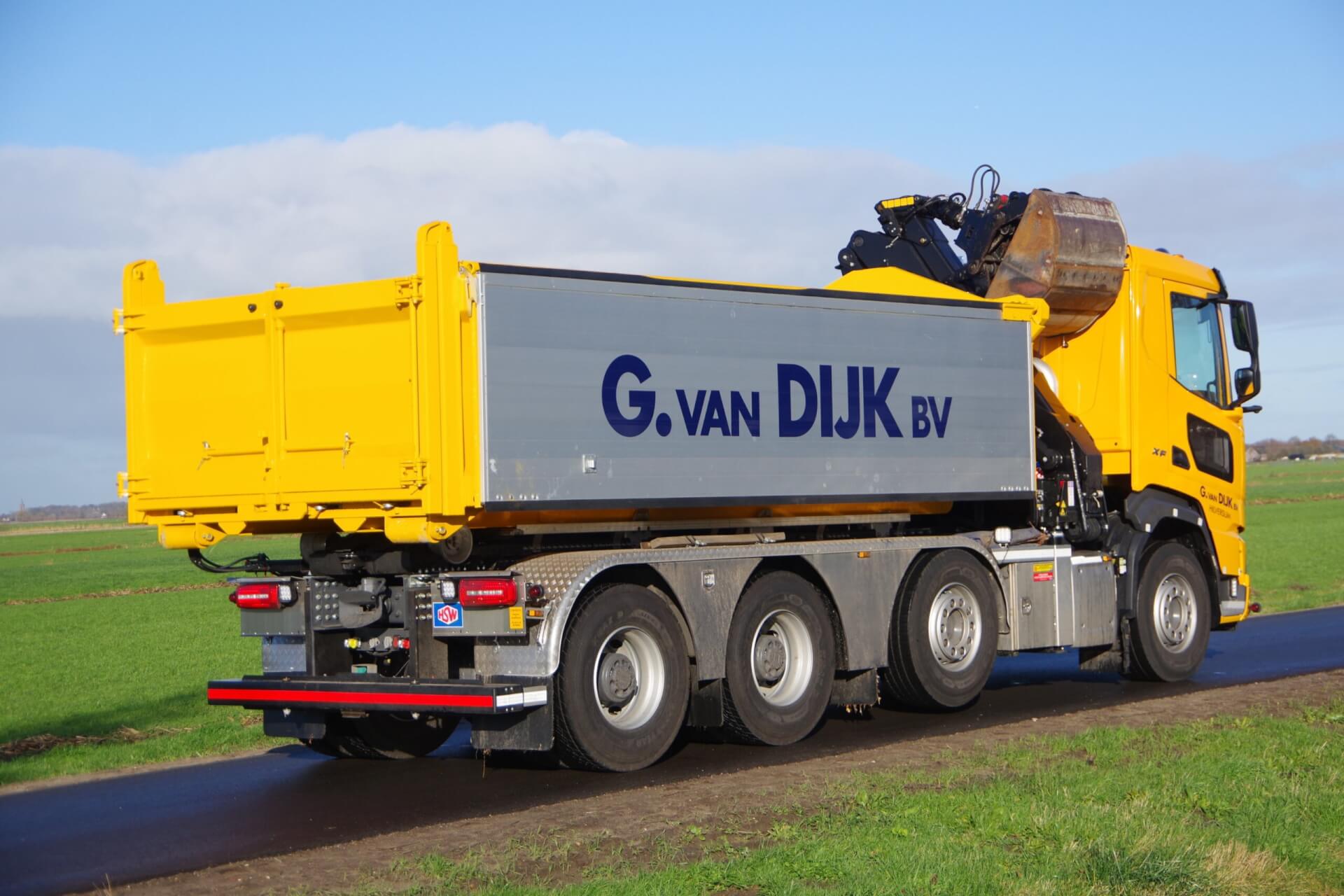 DAF 8x4 2e vooras verplaatst G. Van Dijk ra