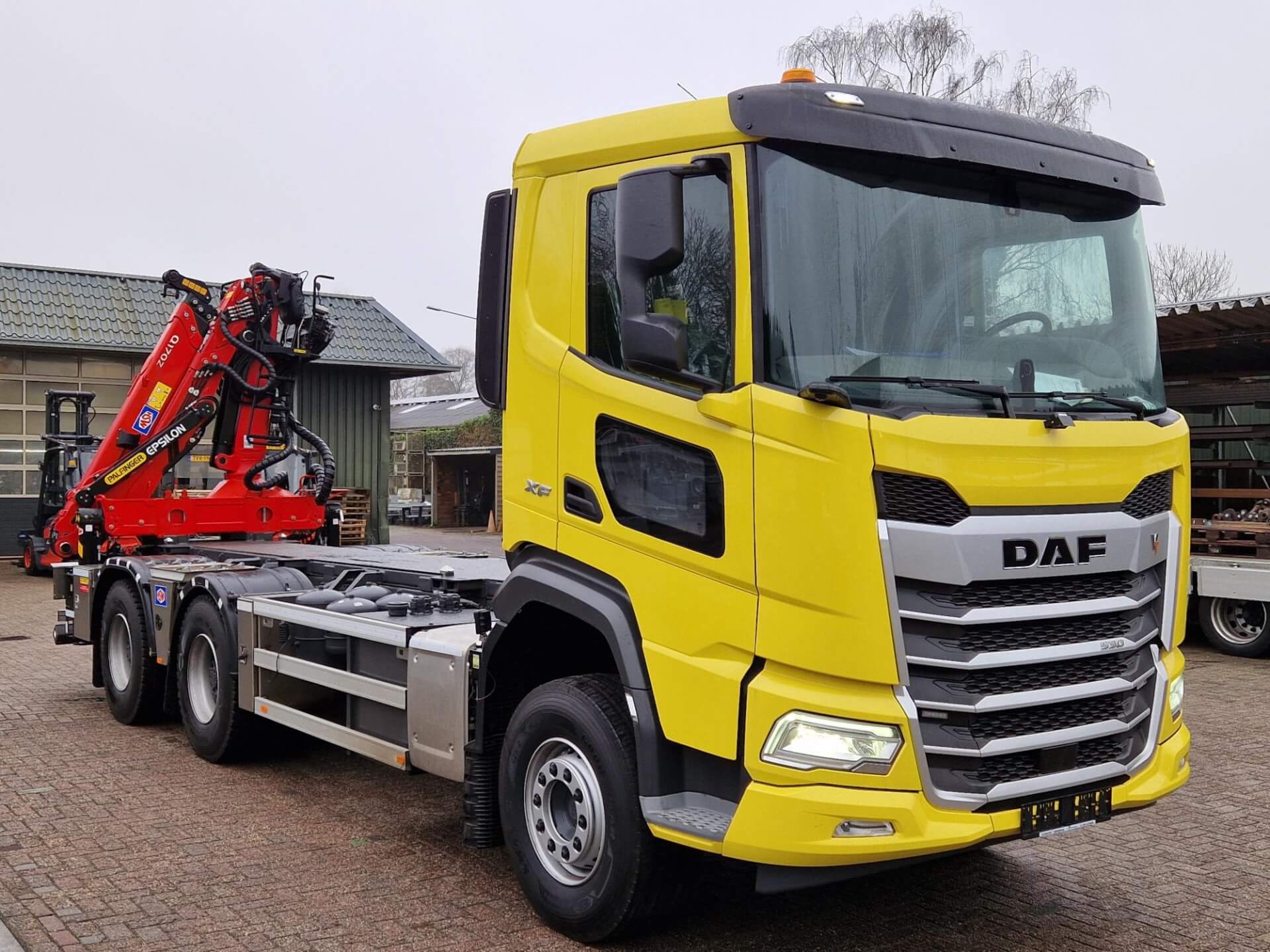 DAF FAT_6x4 Bron met Kraan rv