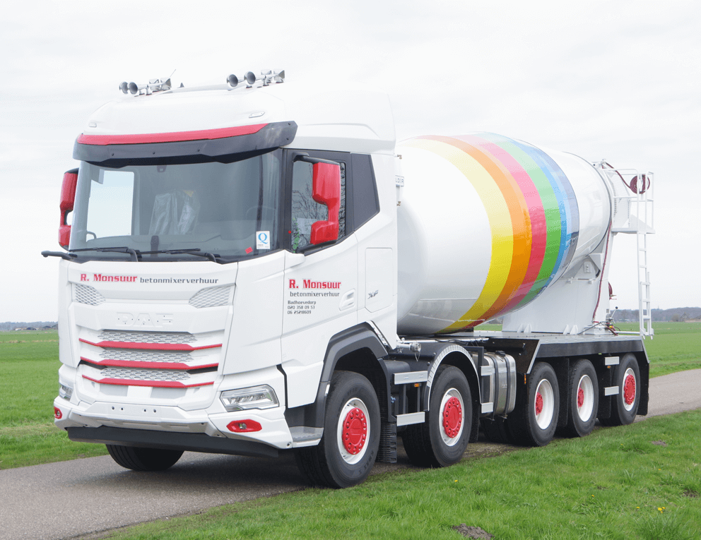 DAF XF 10x4 betonmixer Monsuur lv.JPG