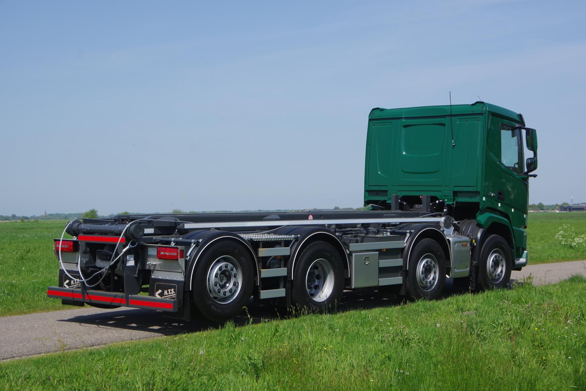 DAF_XF_430_8x2_wide-spread VOS Zwartsluis ra