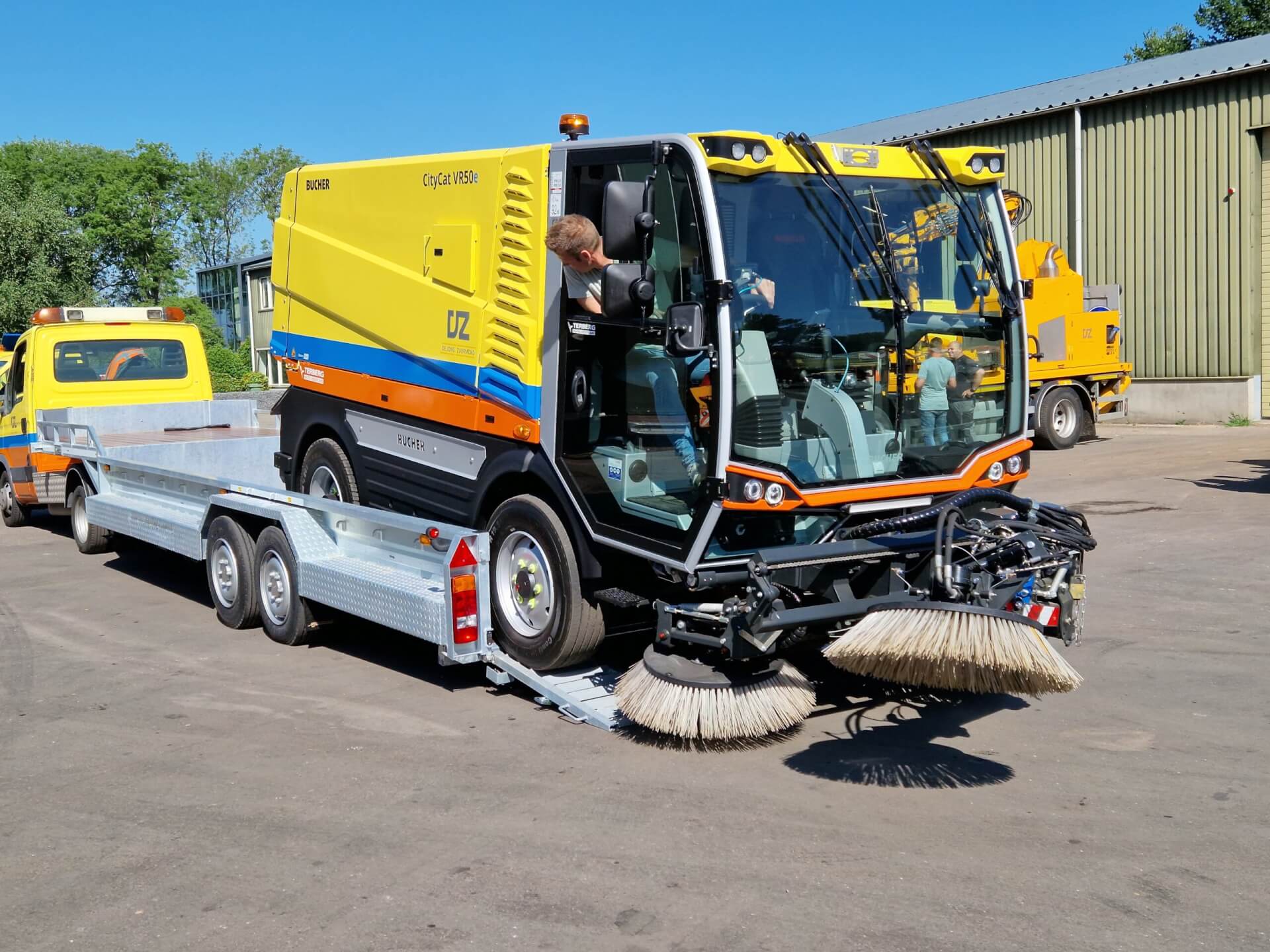 Daily 6,5m Dieplader_CityCat VR50e laden 1