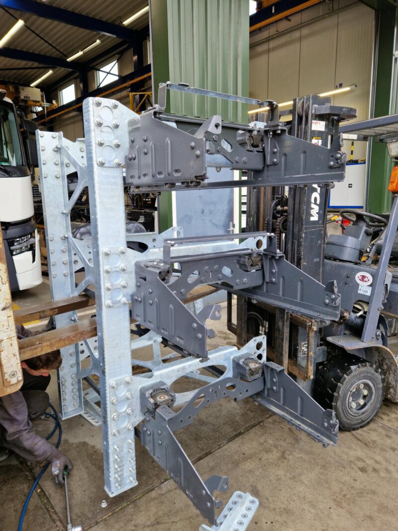 Goedgekeurde steun incl. Gummiblokken en accu drager