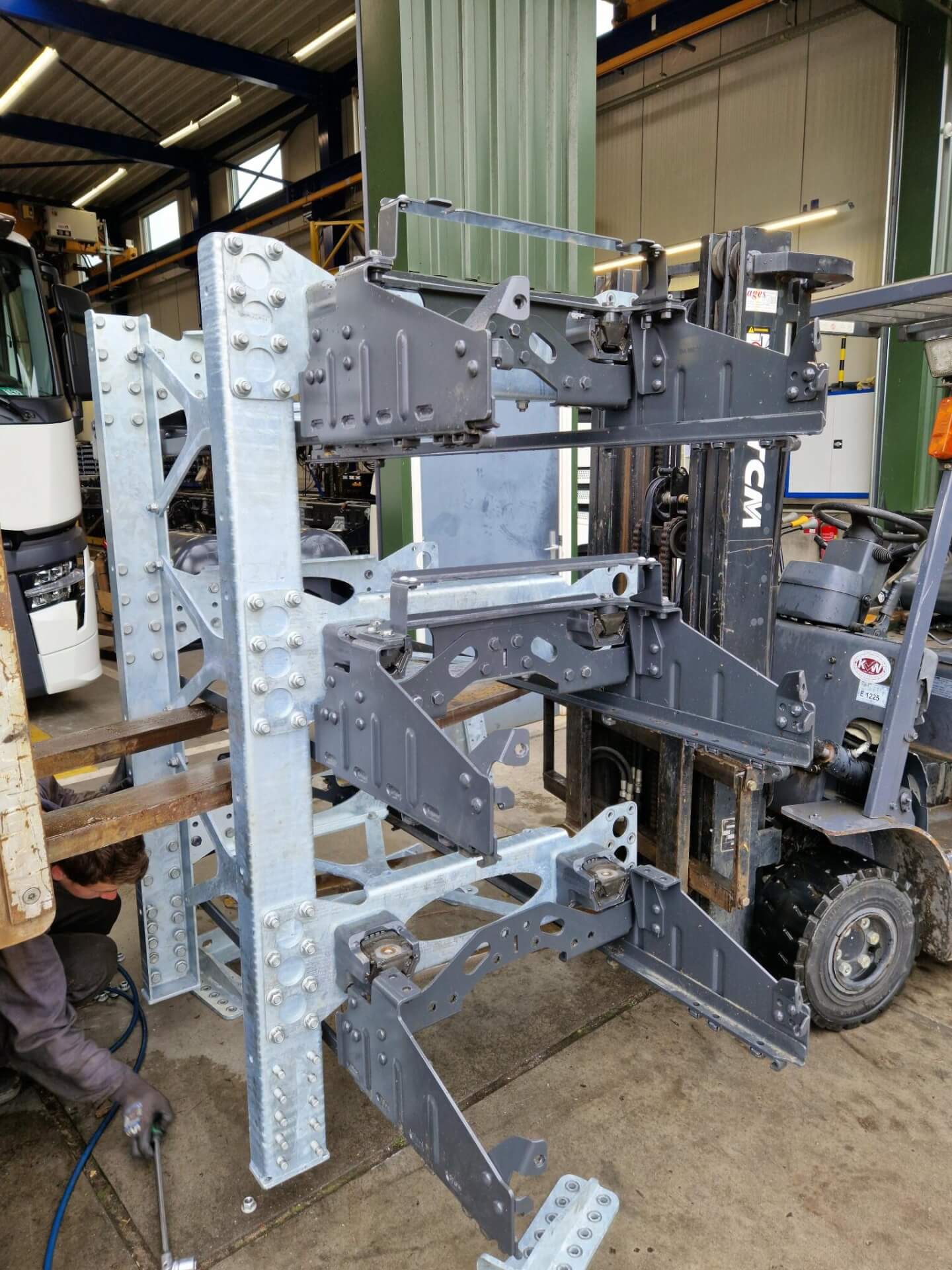 Goedgekeurde steun incl. Gummiblokken en accu drager