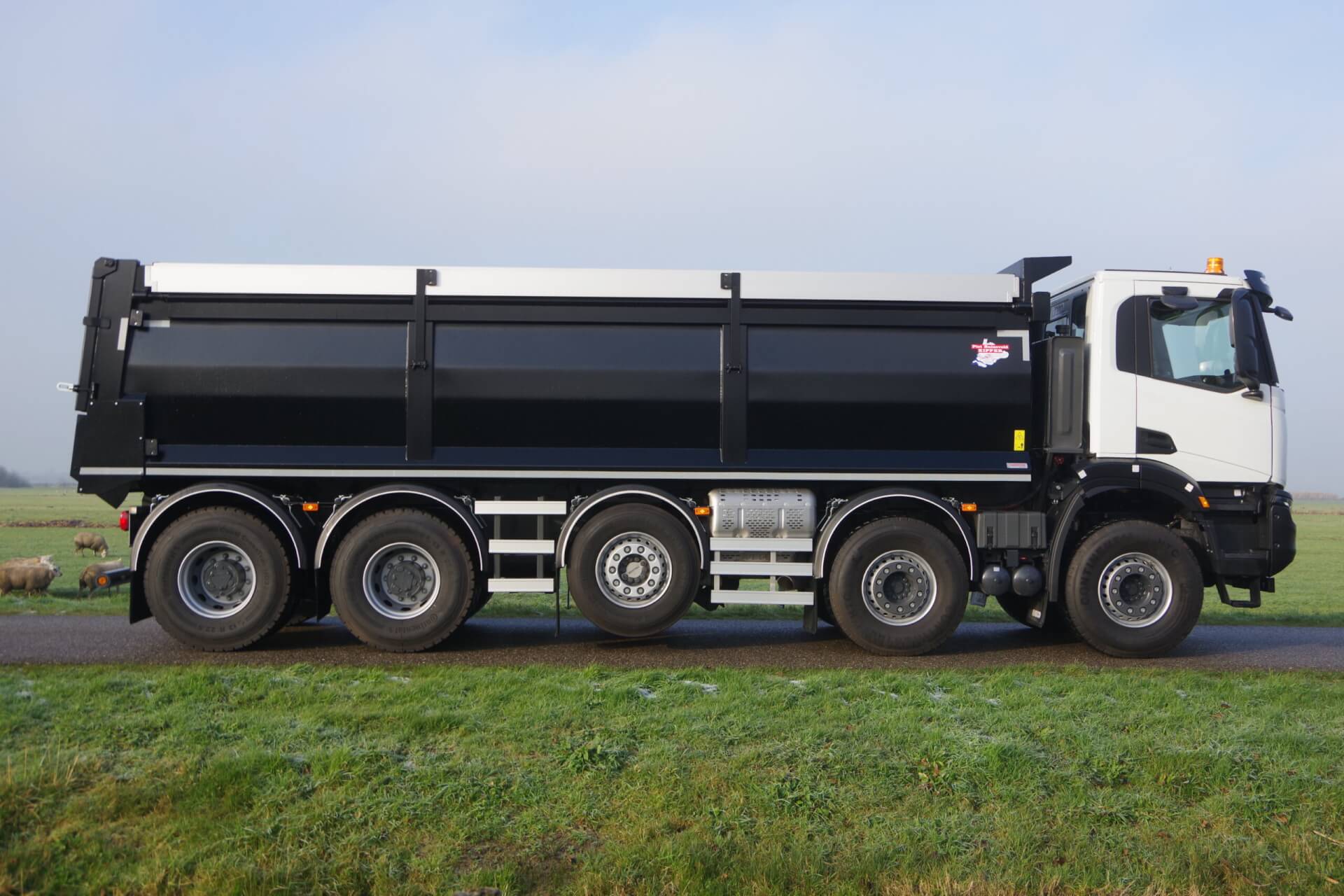 IVECO_T-way_10x4 met Ruizeveld_Kipper rz