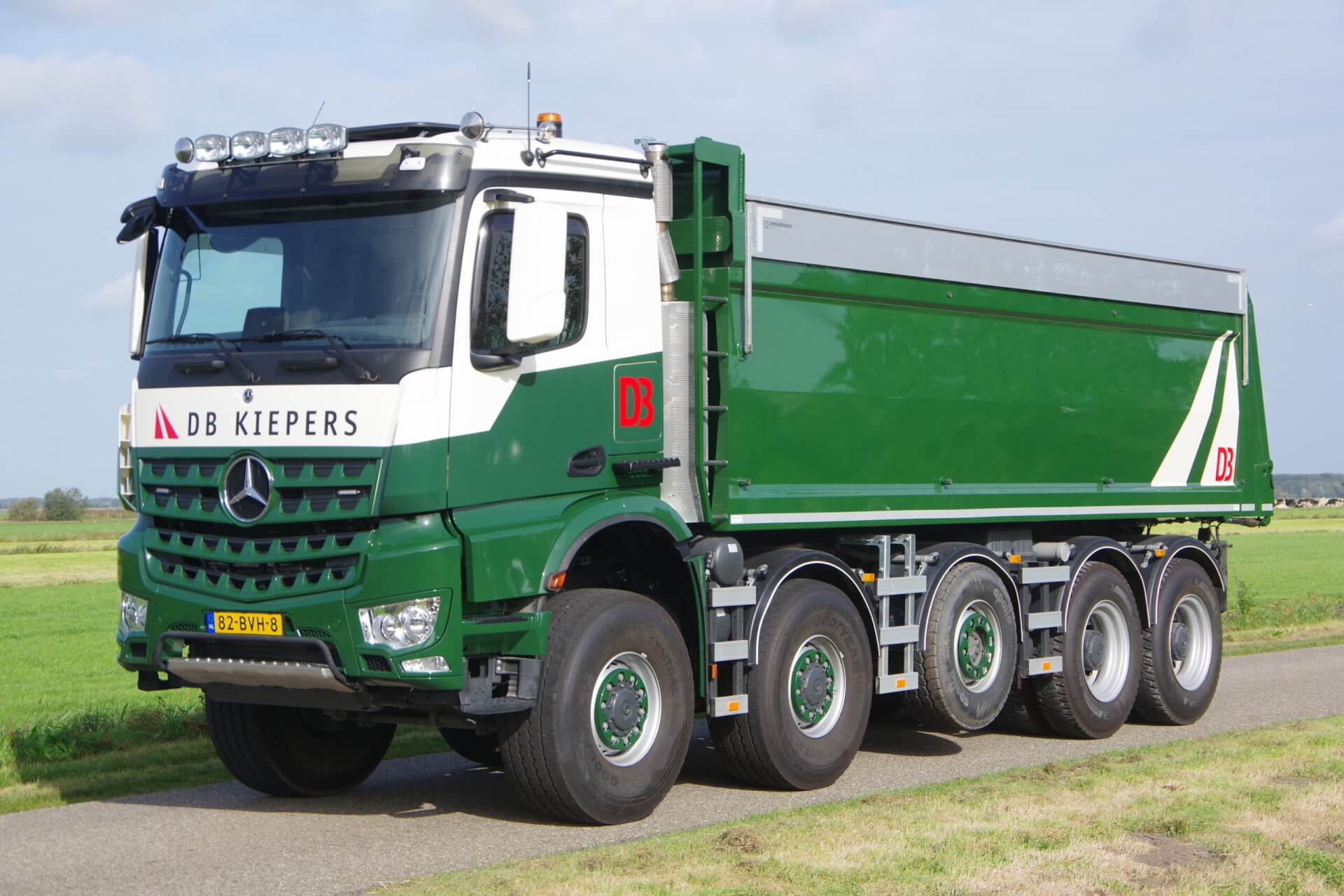 MERCEDES_10x8_DB-KIEPERS lv 1