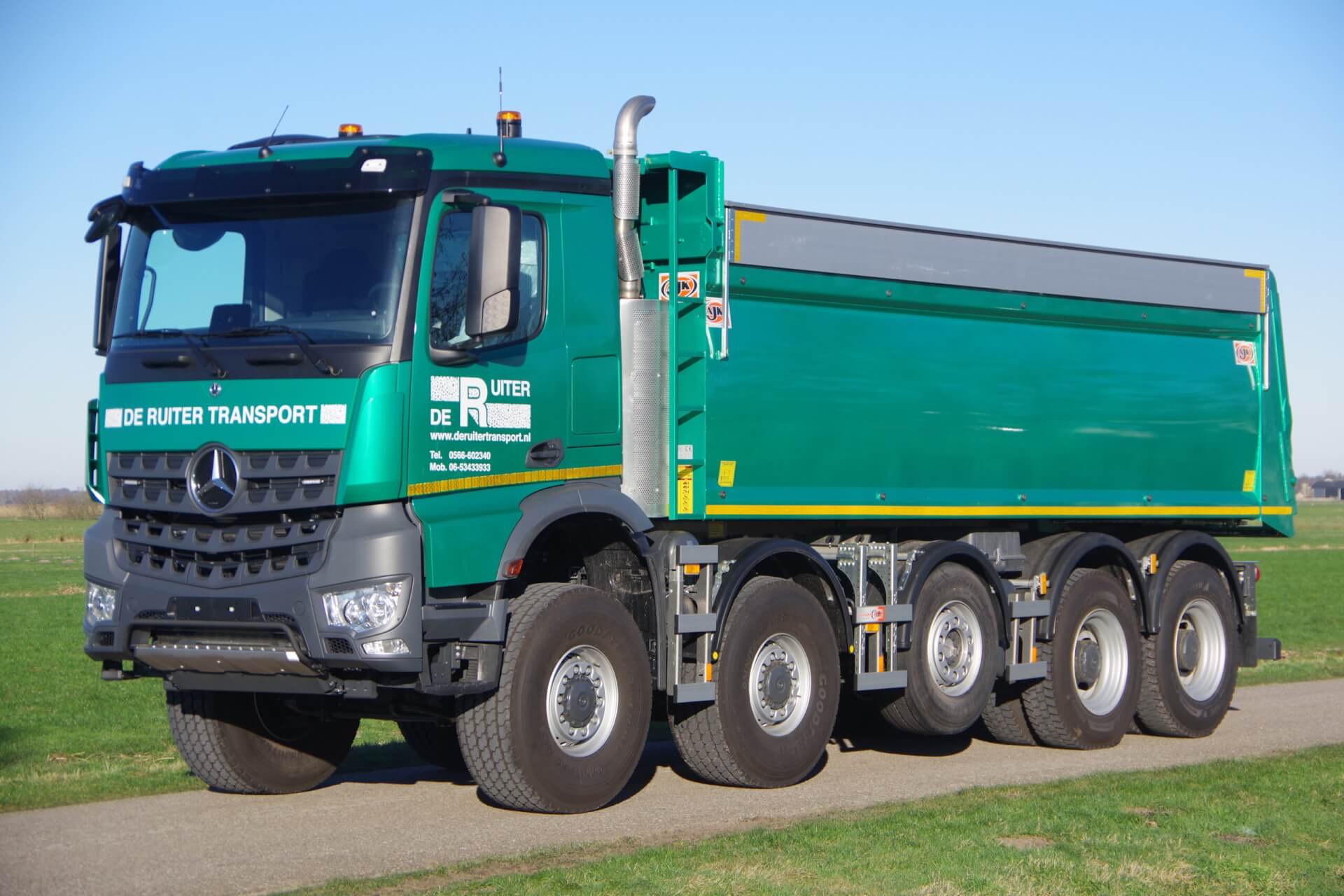 Mercedes_AROCS_10x8 De Ruiter lv 1