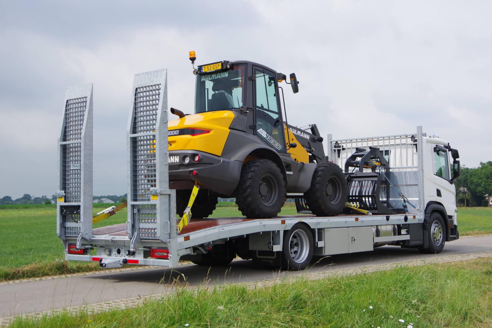 OprijSCANIA 22-75 met AHLMANN_AS1600 ra 3