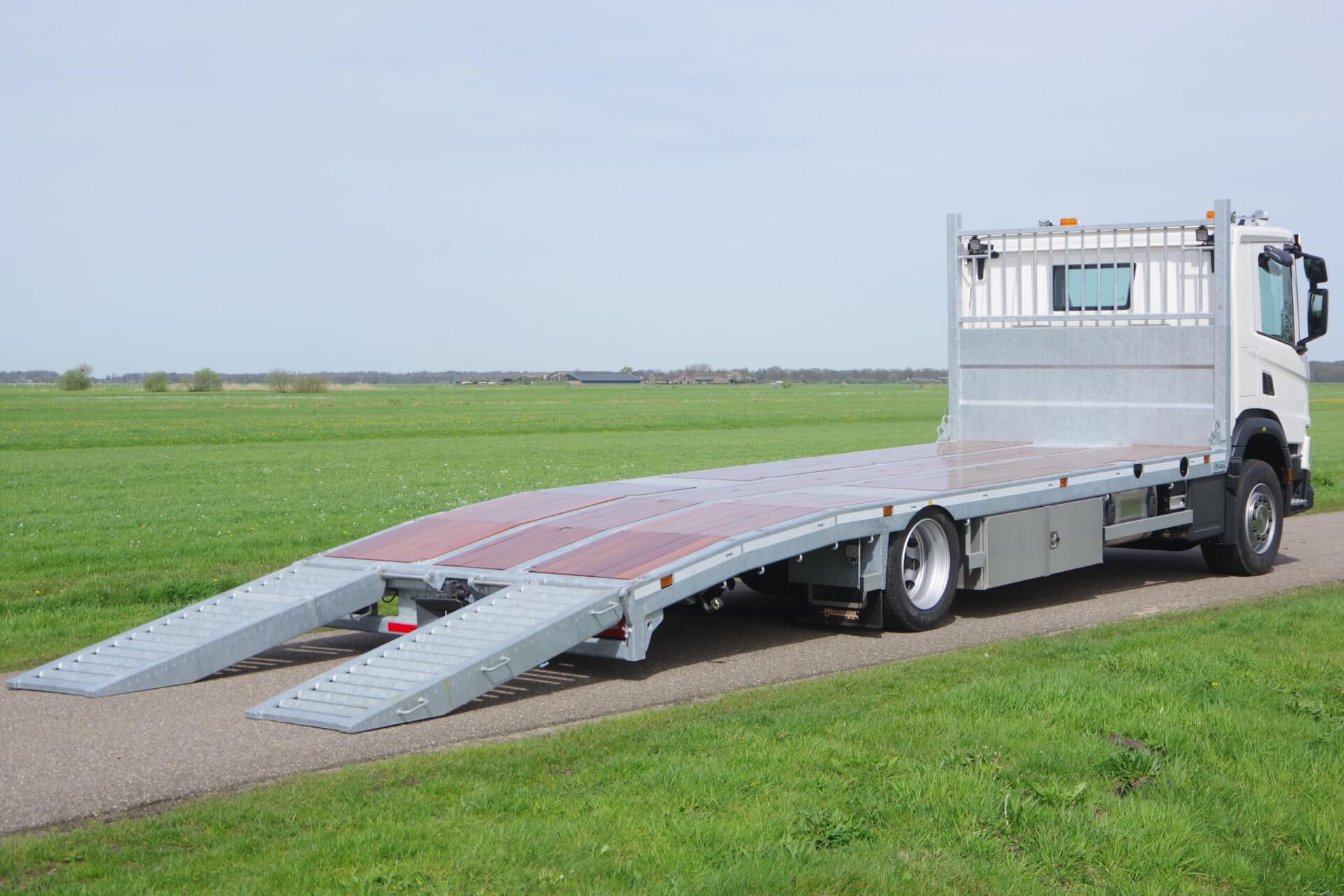 OprijSCANIA 22-75 rijgoten open ra 2