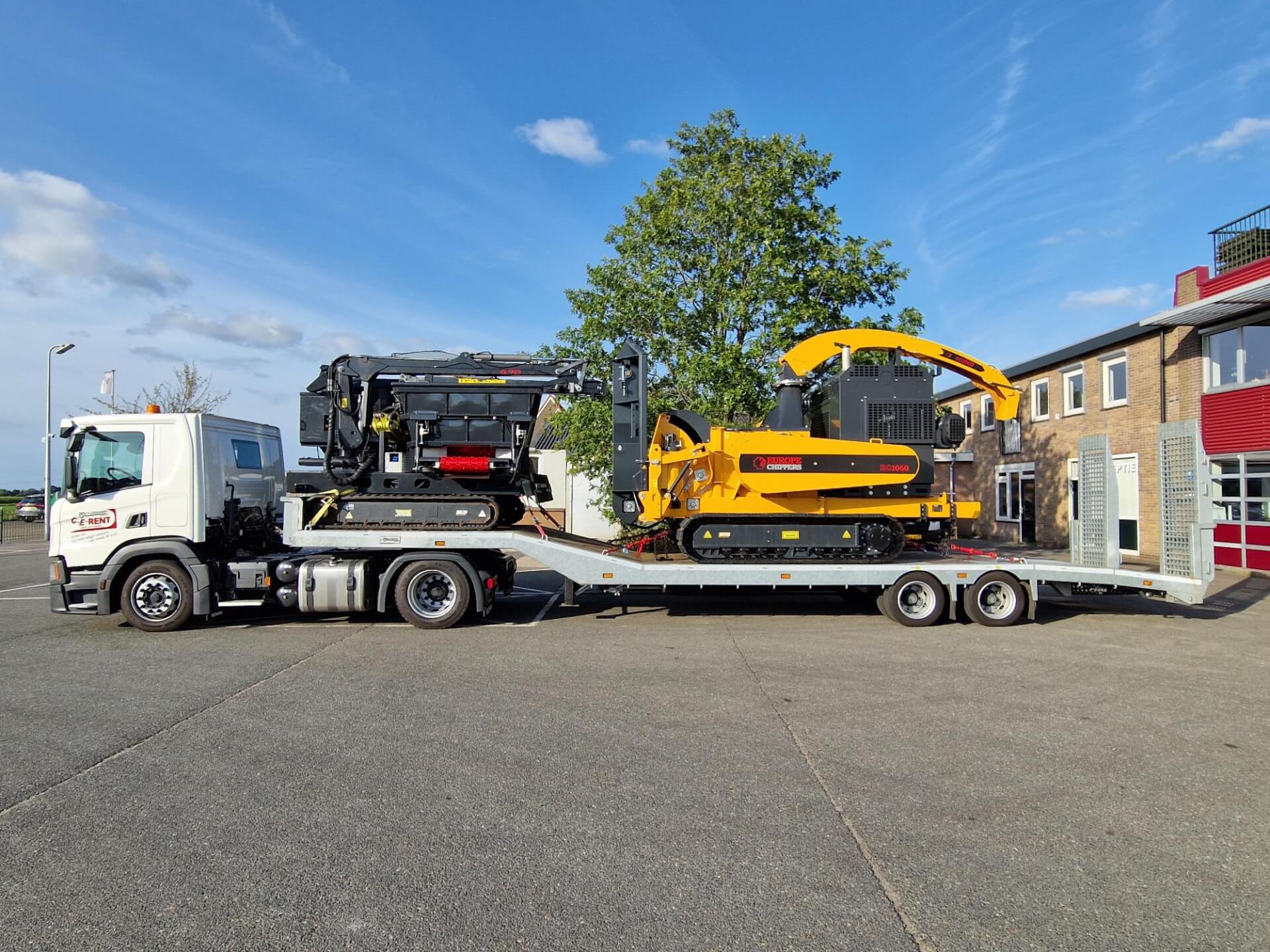 P 280 met 2 Houthakselaars lz