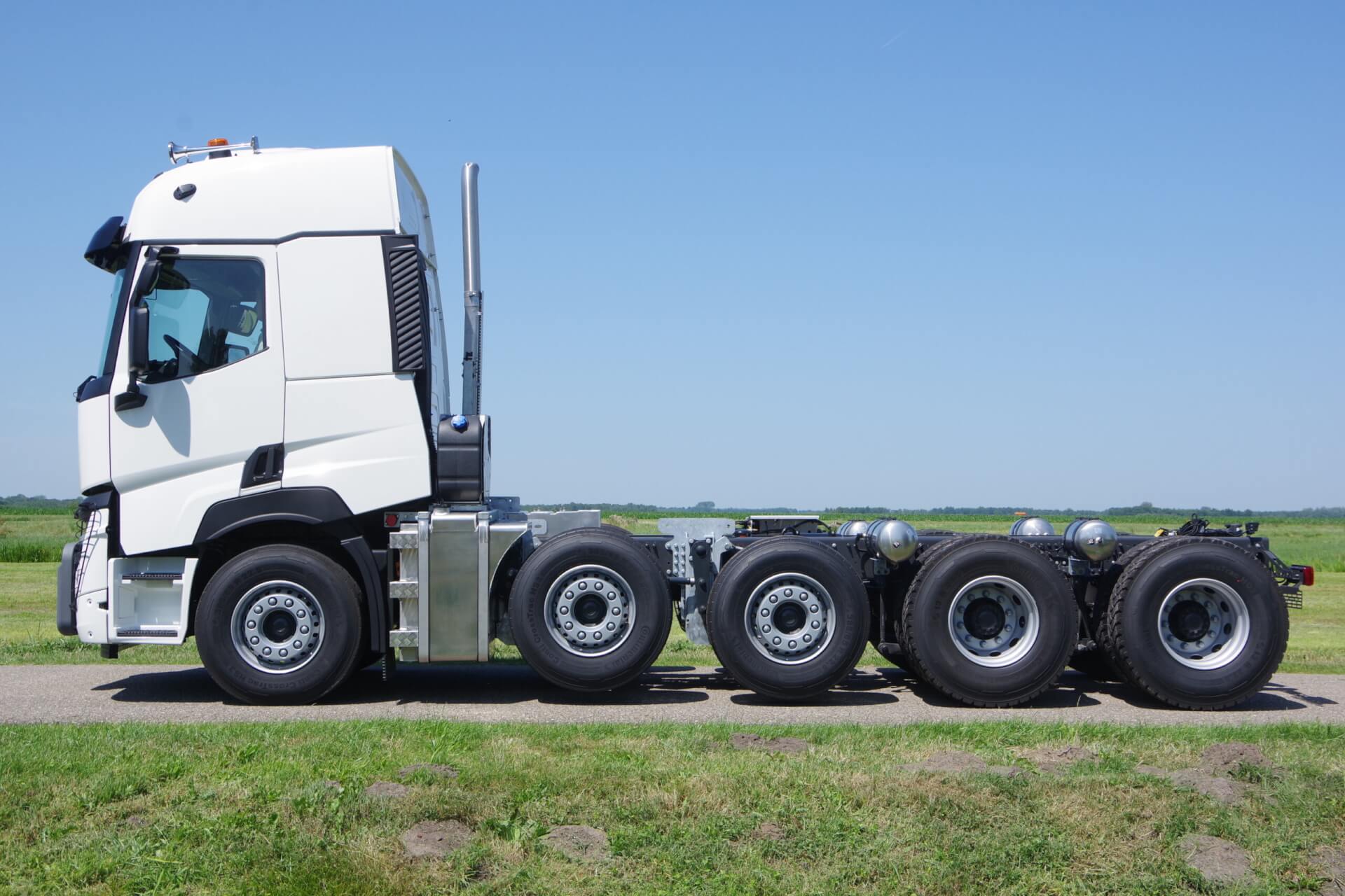 RENAULT 10x4 Quadro slaapcab lz