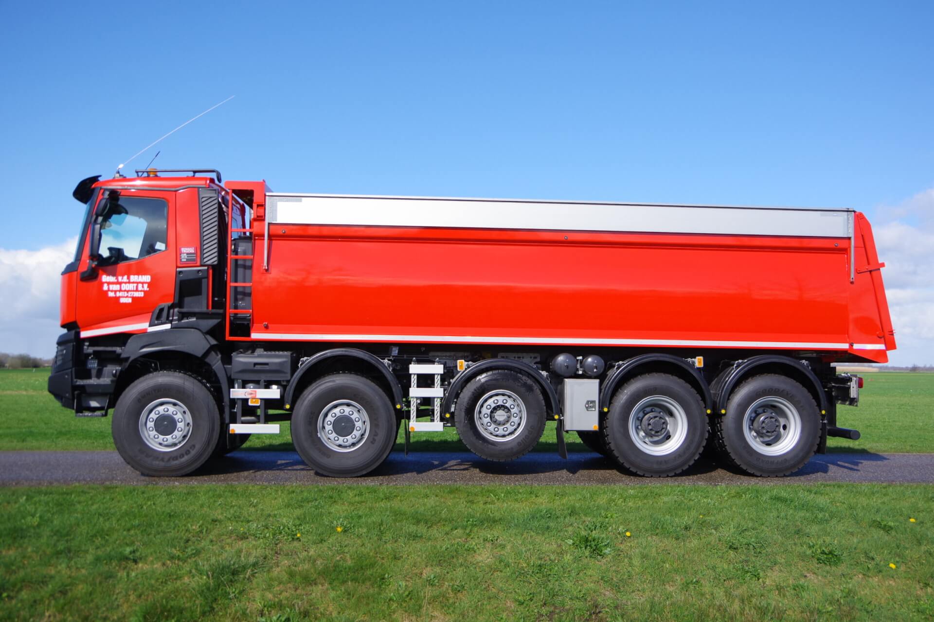 RENAULT_K480_10x8_Brand-en-van-Oort lz