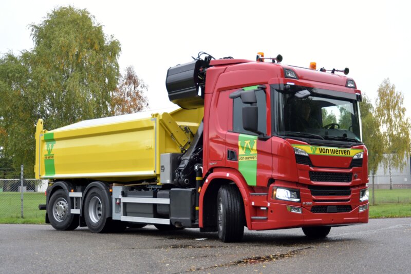 SCANIA_Hybrid_6x2 Wide-Spread met E-crane bocht