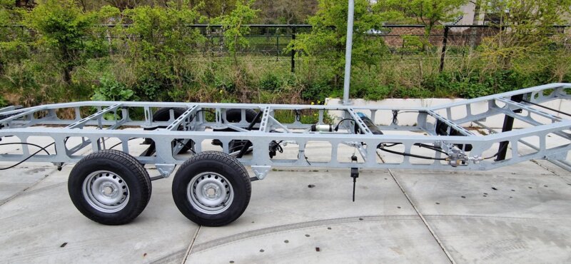 Semi dieplader Light 8,5m chassis rz close