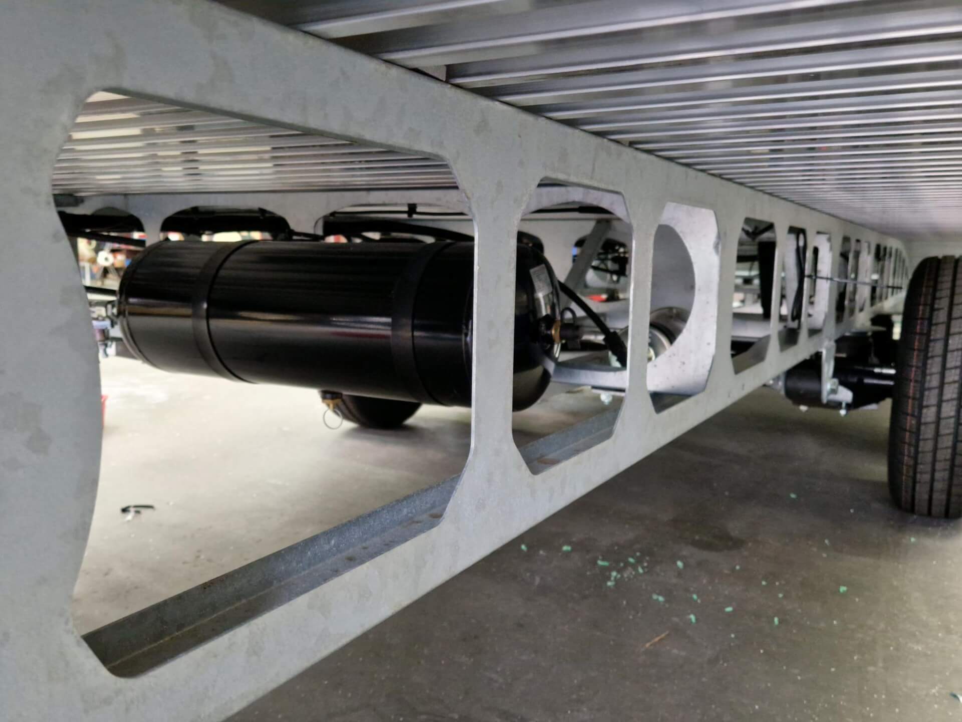 Semi dieplader Light 8,5m chassisbalk onder l