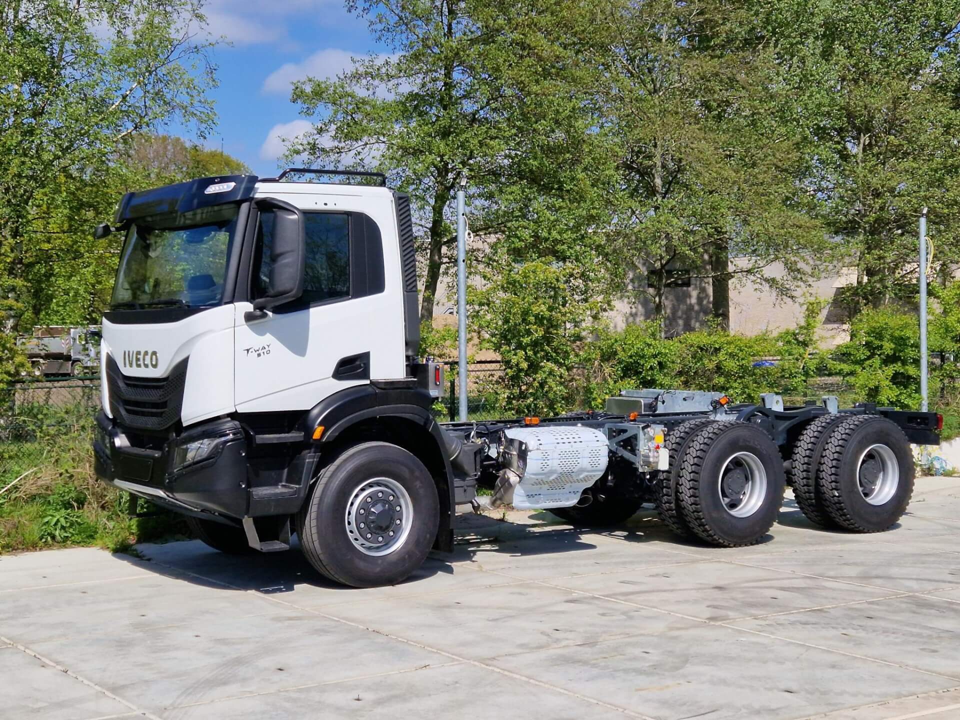 T-Way 6x6 Wide Spread Chassis lv 6