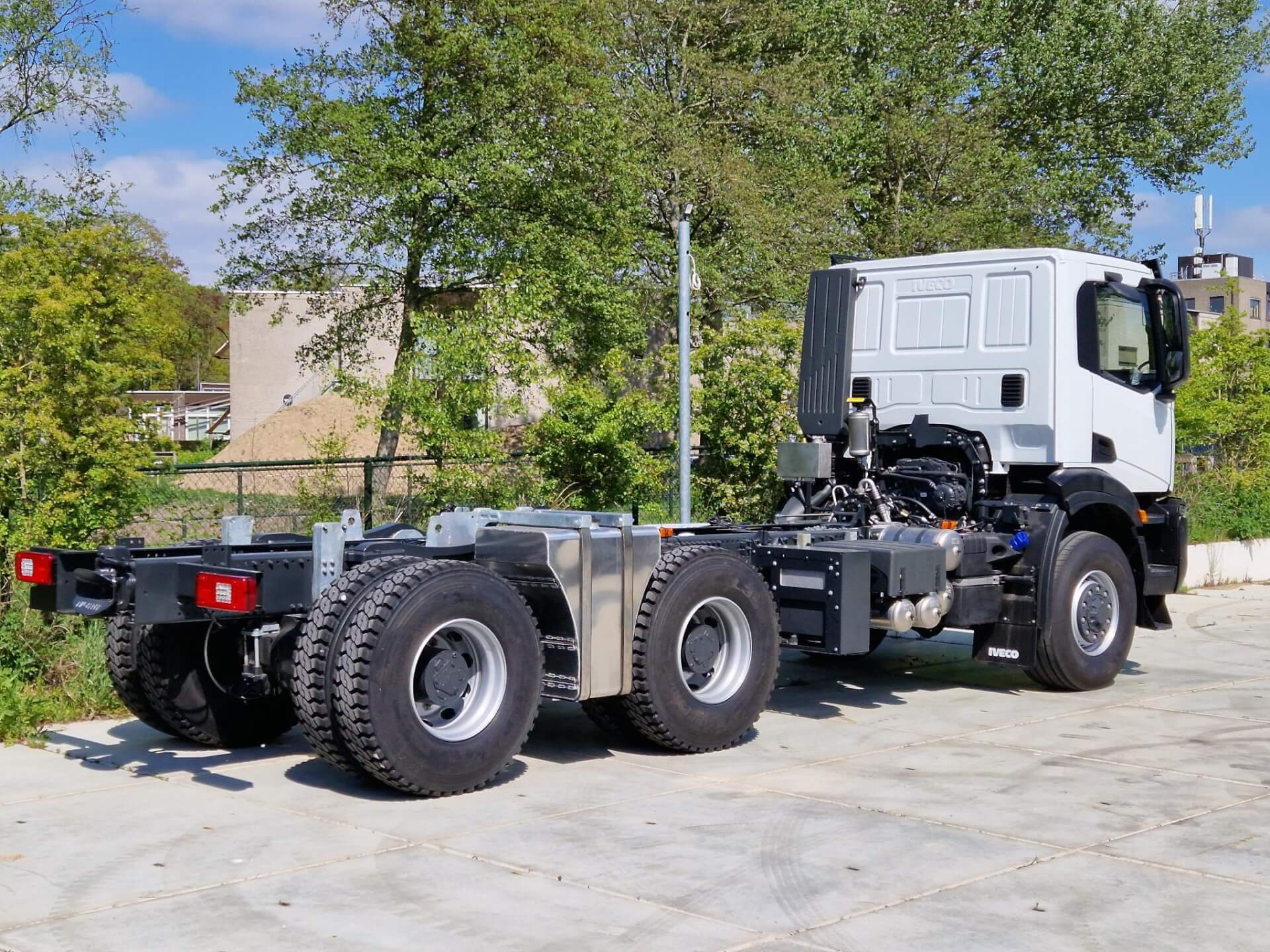 T-Way 6x6 Wide Spread Chassis ra 3