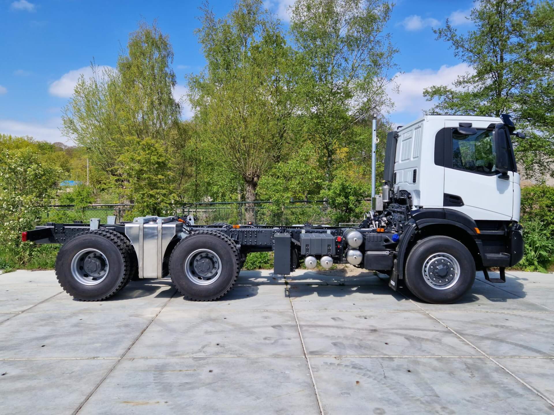 T-Way 6x6 Wide Spread Chassis rz 2