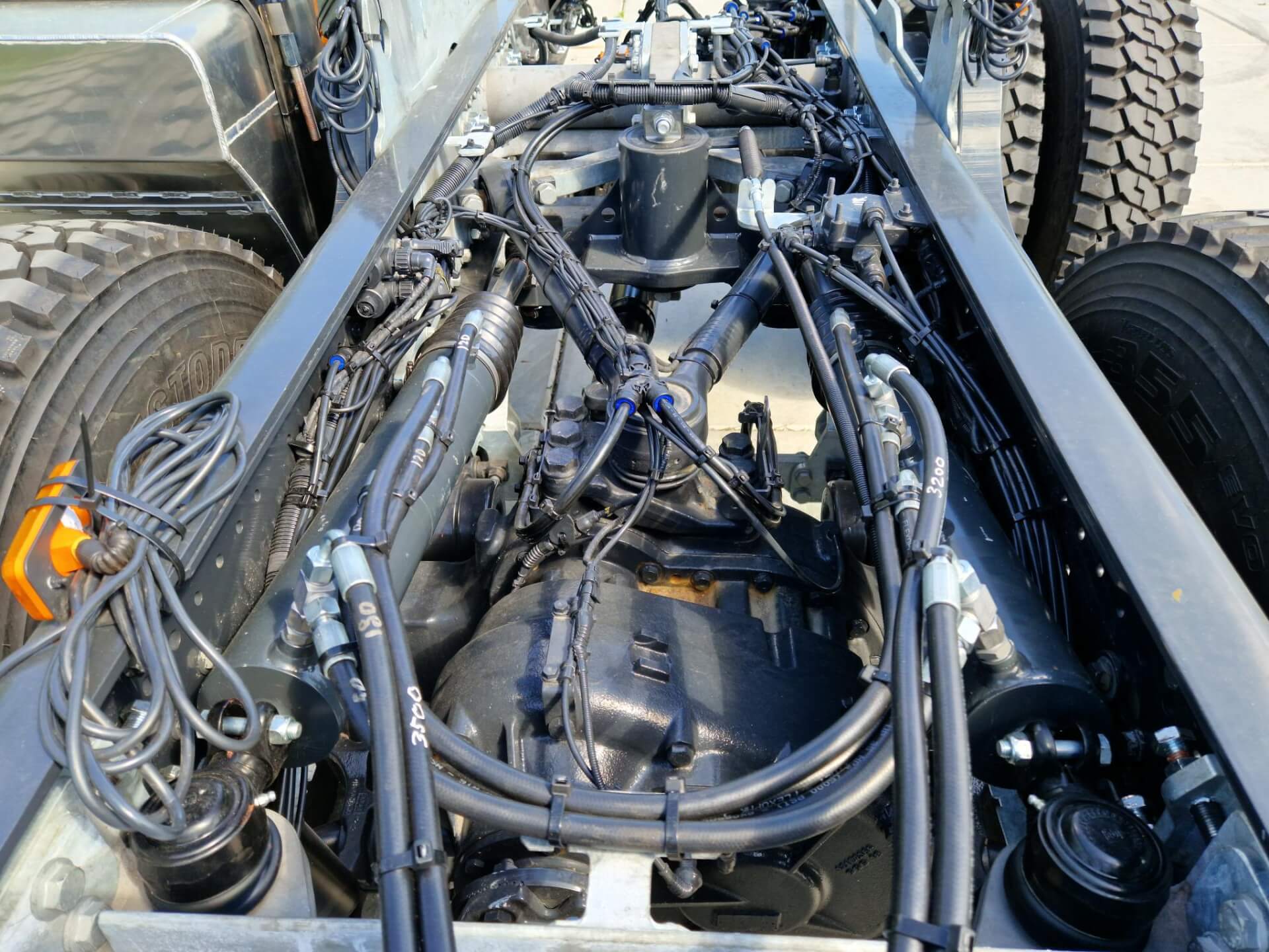 T-Way 6x6 Wide Spread Stuurcilinders