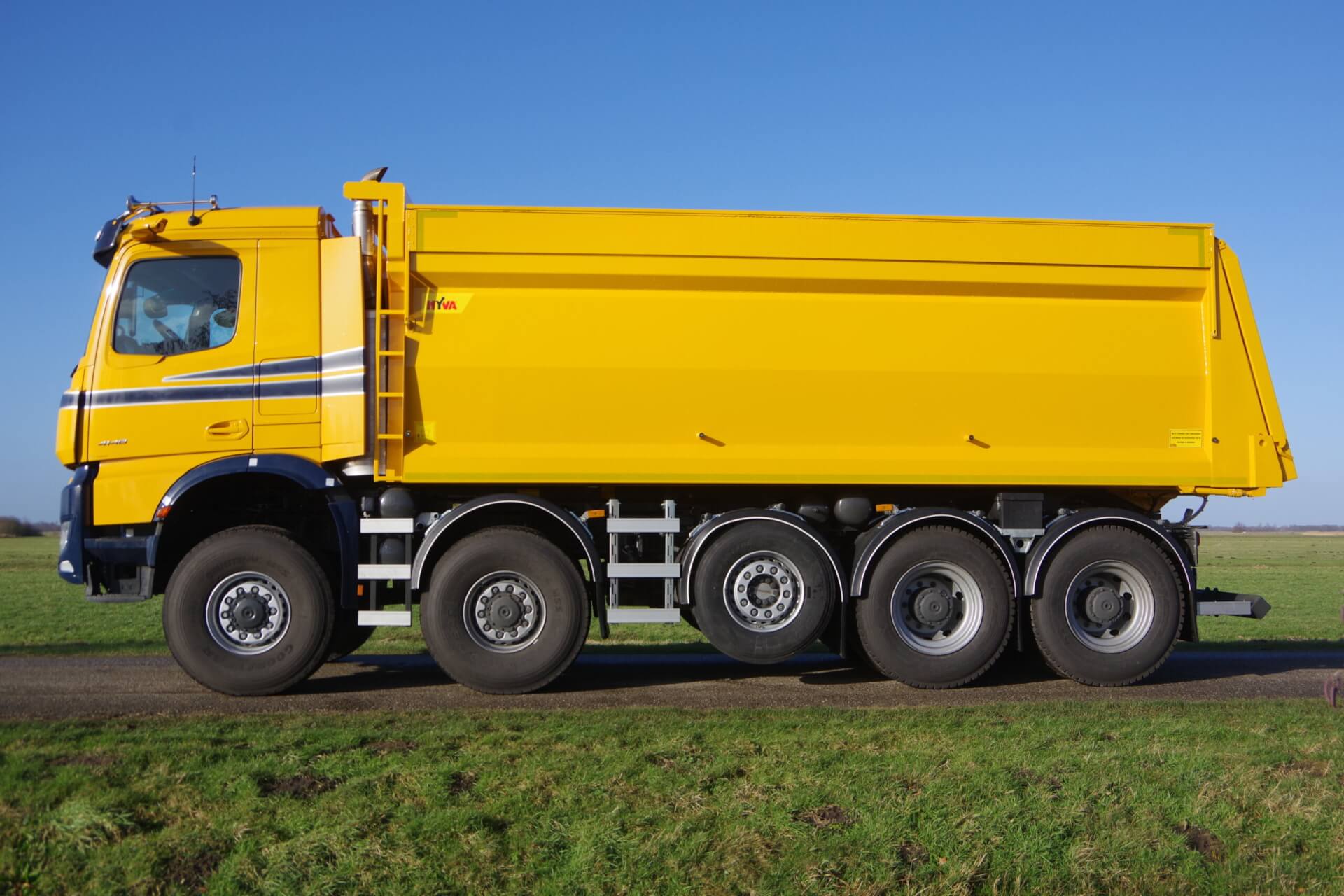 VELDHUIZEN MERCEDES-10X8 wb 4,95m Sinke lz