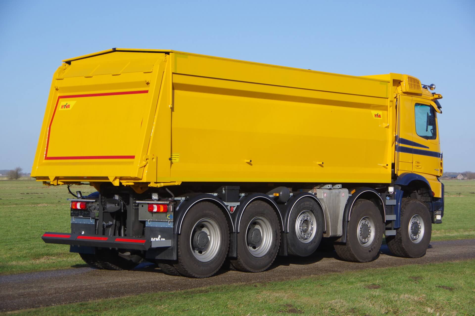 VELDHUIZEN MERCEDES-10X8 wb 4,95m Sinke ra