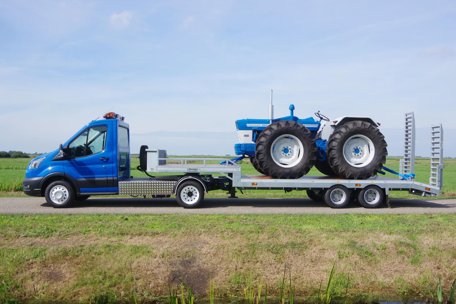 VELDHUIZEN_Ford Transit _FORD_COUNTY 1124 Lz