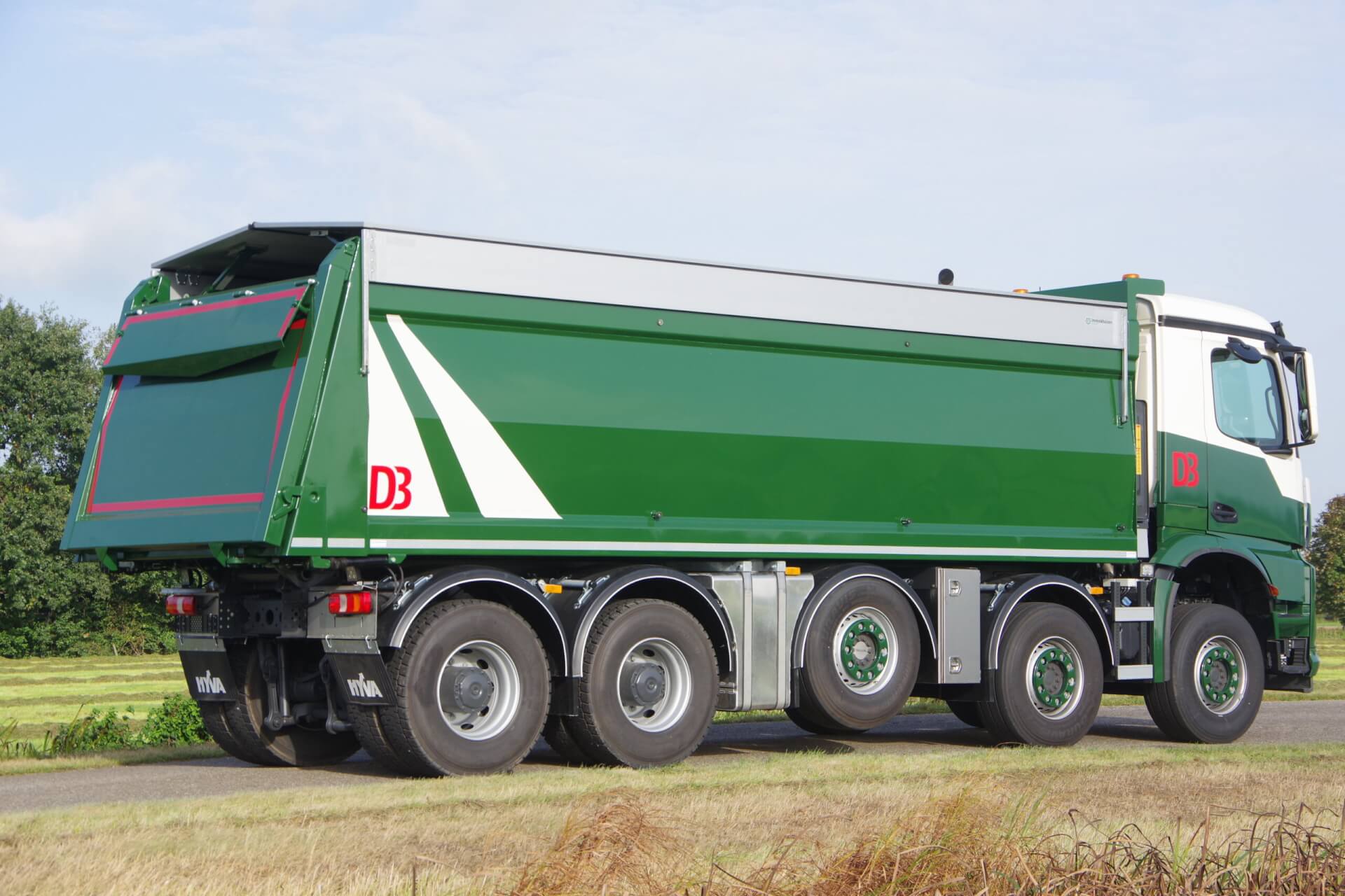 VELDHUIZEN_MERCEDES_10x4_DB-Kiepers ra