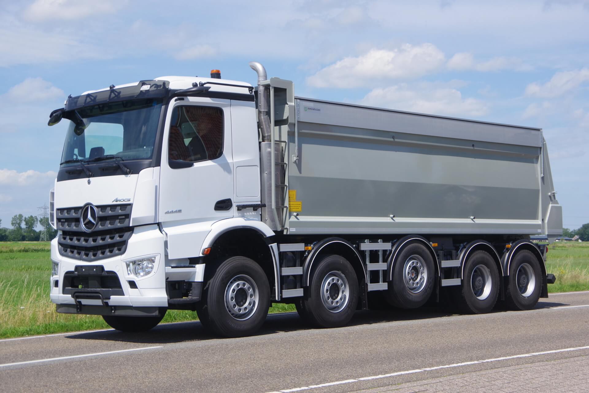 VELDHUIZEN_MERCEDES_10x4_Voorraad '24 lv 1