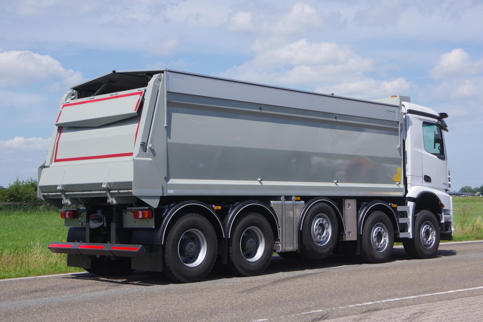 VELDHUIZEN_MERCEDES_10x4_Voorraad '24 ra