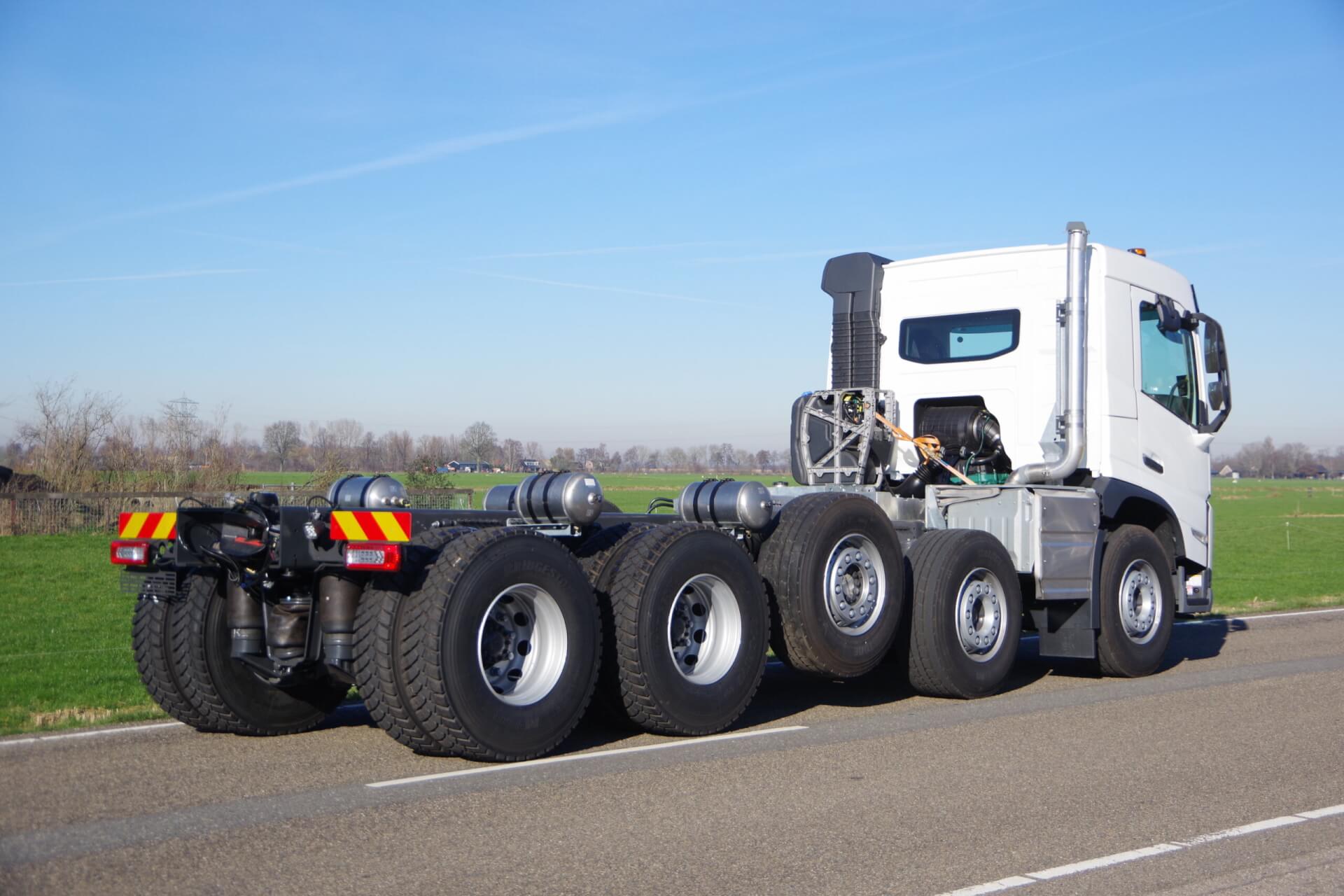 VOLVO 10x4 Quadro chassis ra componenten op plaats