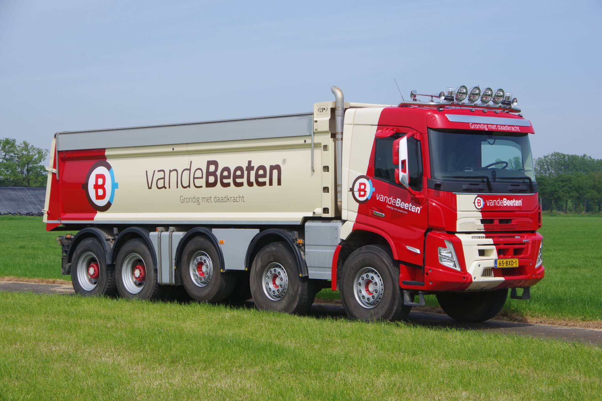 VOLVO 10x4 vd Beeten lv rv