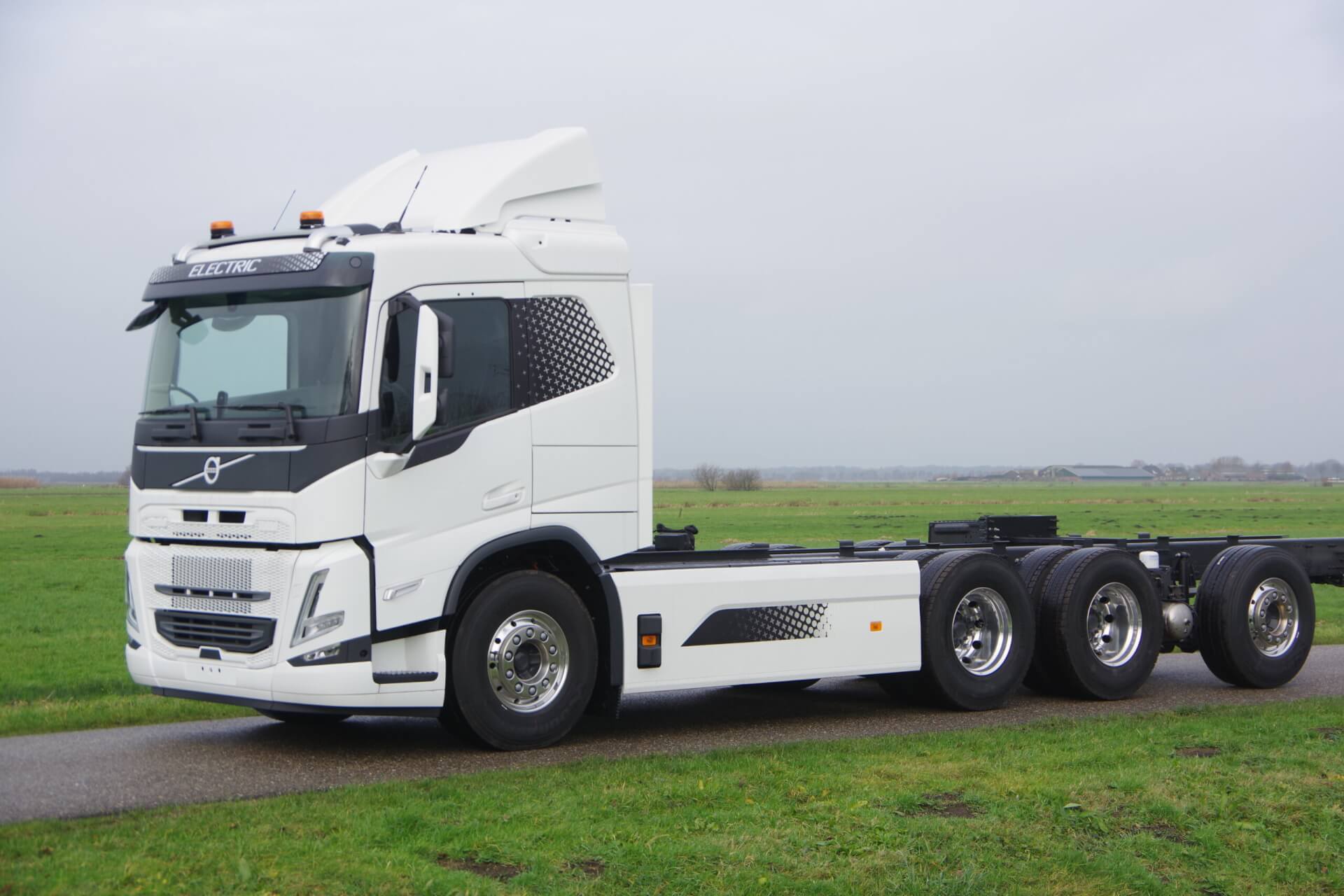 VOLVO Electric 8x4 39Ton lv 2