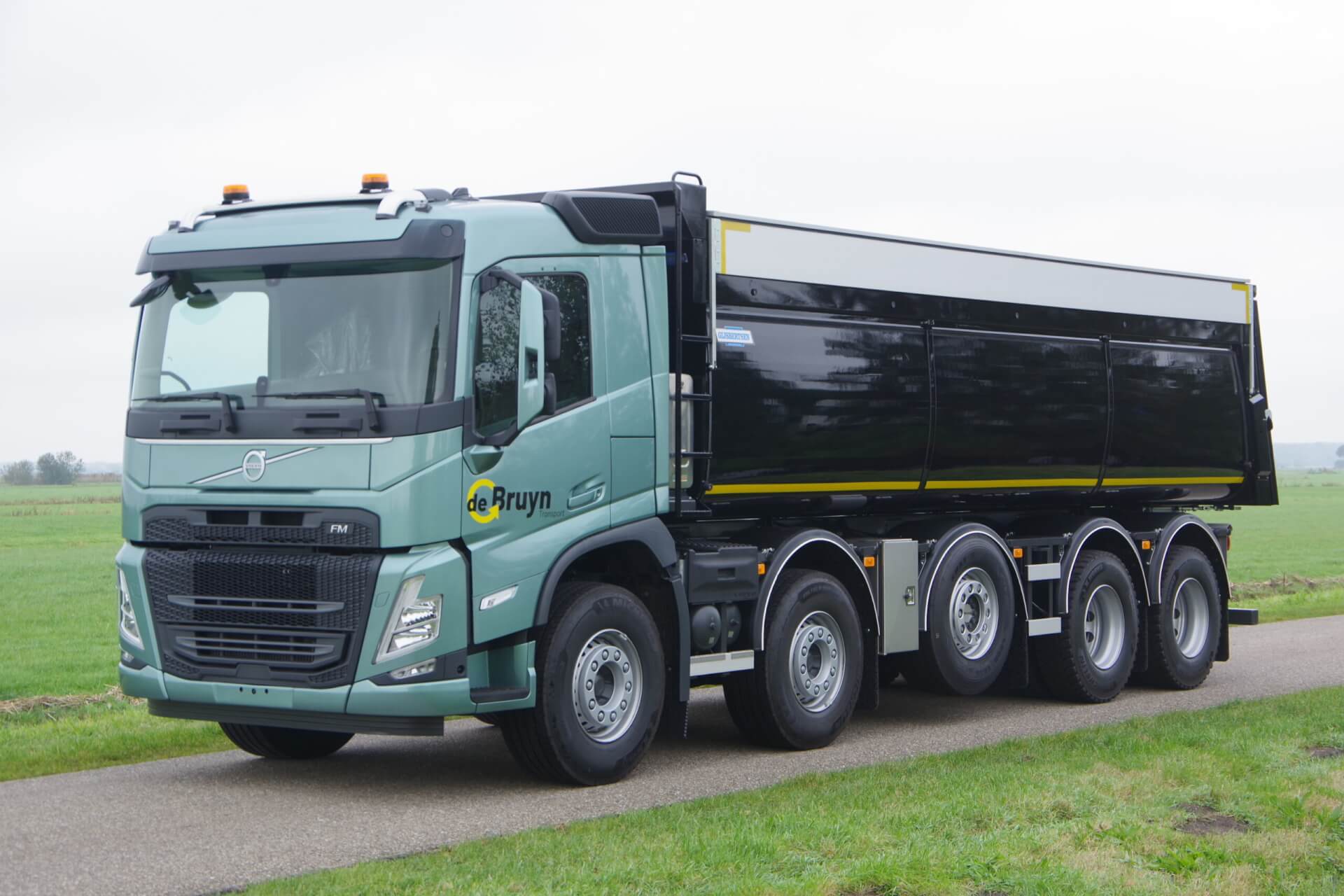 VOLVO_10x4_Veldhuizen_de Bruyn lv 1