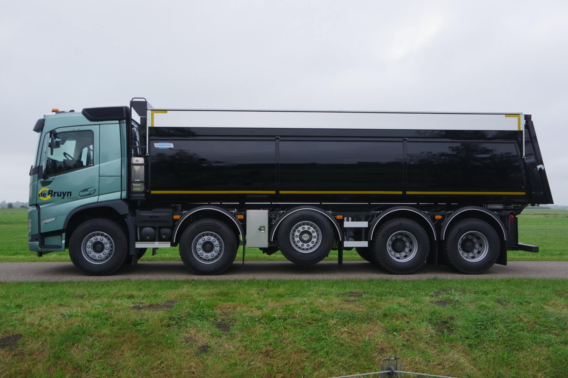 VOLVO_10x4_Veldhuizen_de Bruyn lz